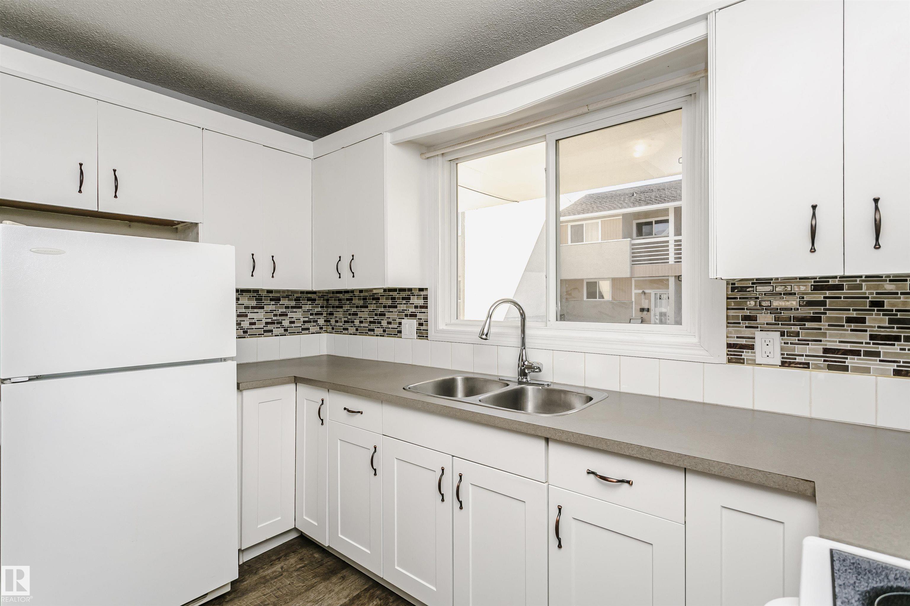 Photo 13 at 8109 132a Avenue NW, Delwood, Edmonton