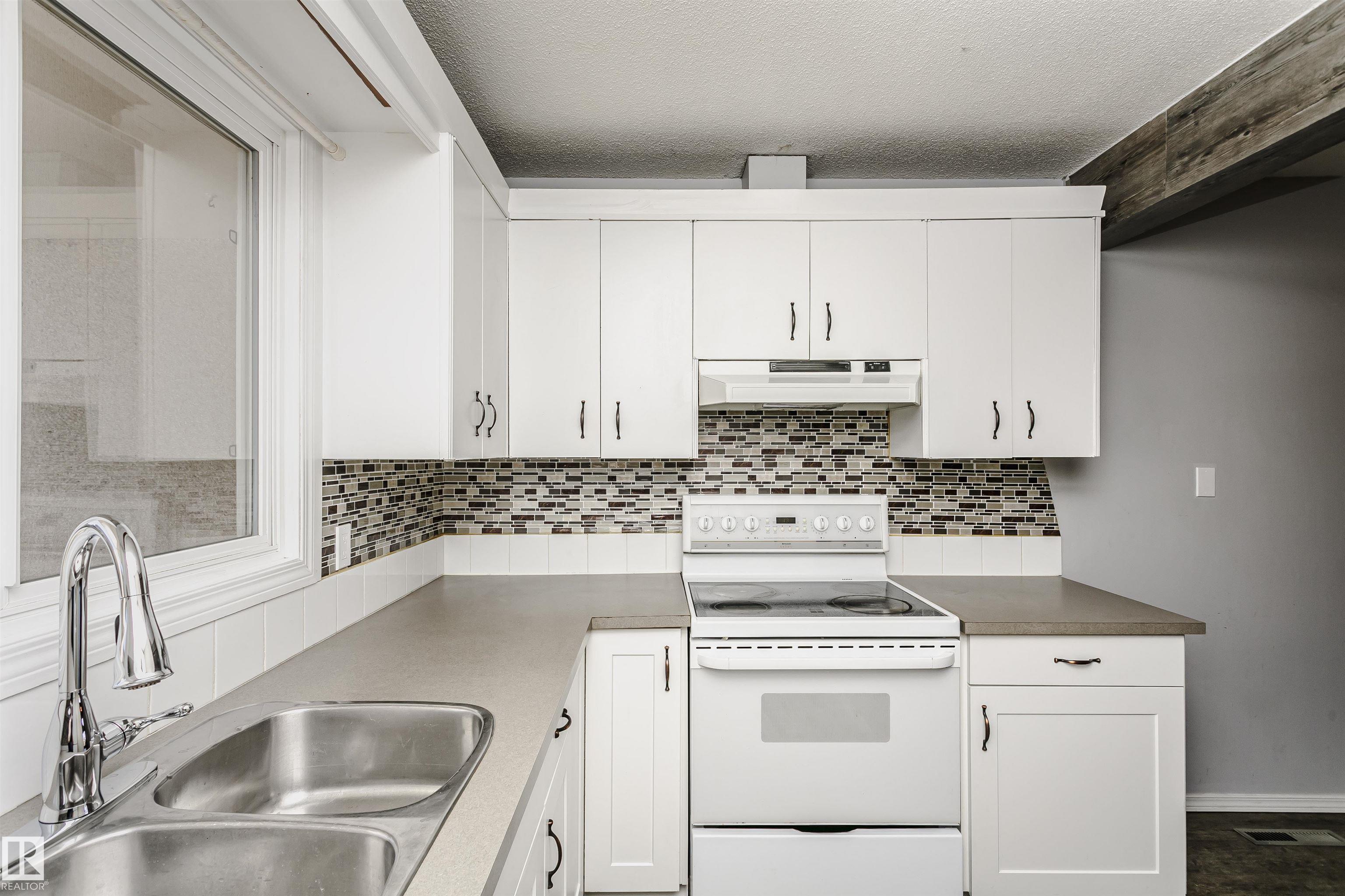 Photo 15 at 8109 132a Avenue NW, Delwood, Edmonton