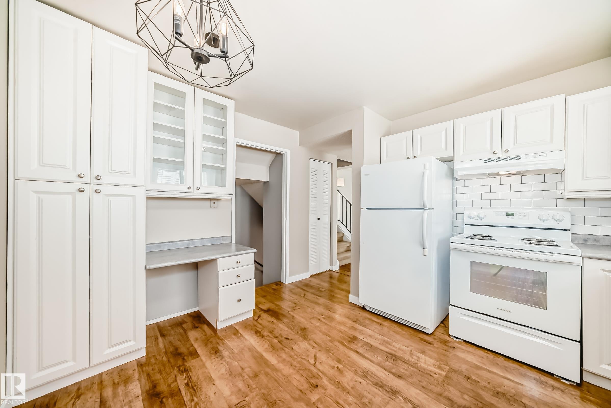 Photo 13 at 6 Woodvale Village NW, Greenview, Edmonton