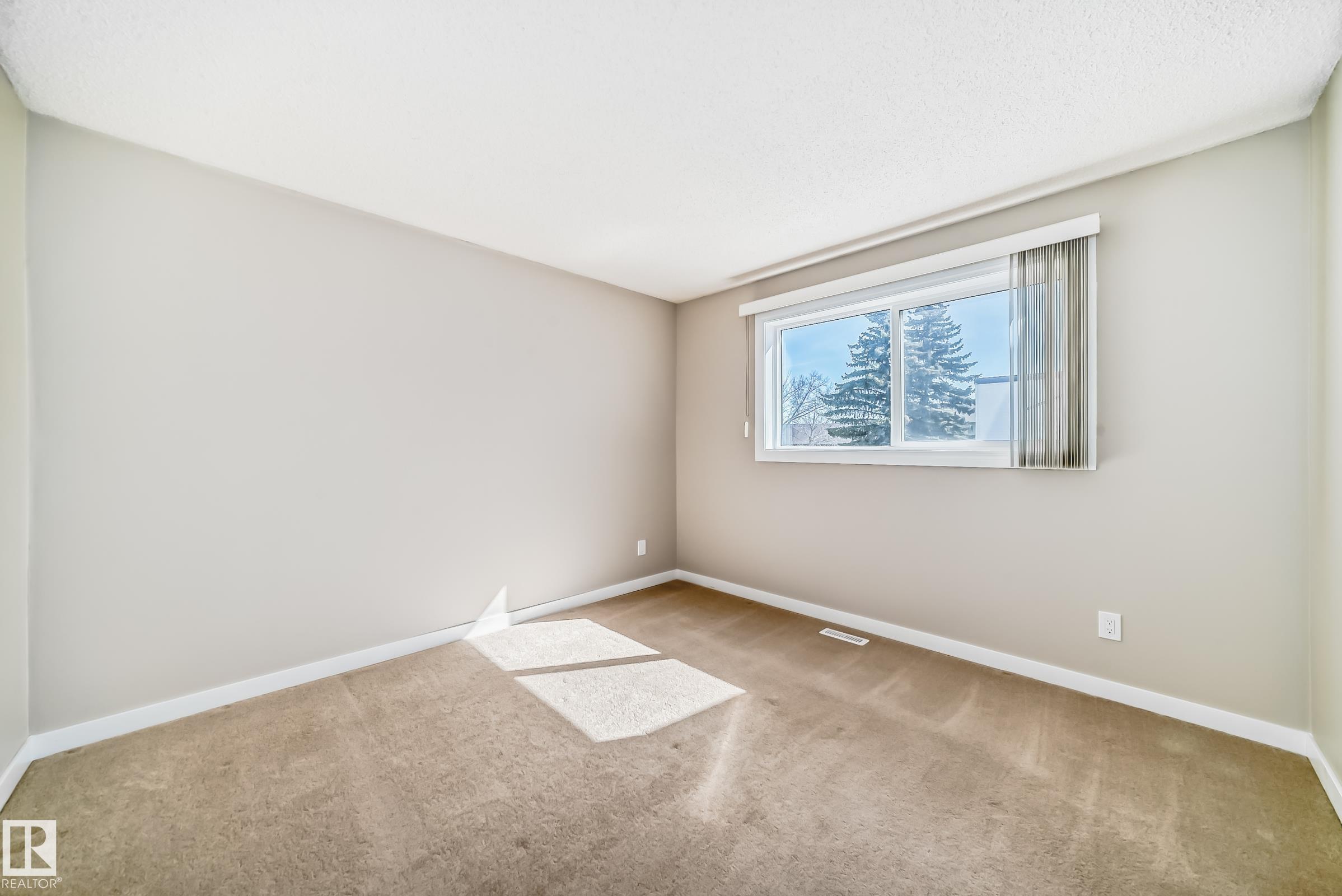 Photo 16 at 6 Woodvale Village NW, Greenview, Edmonton