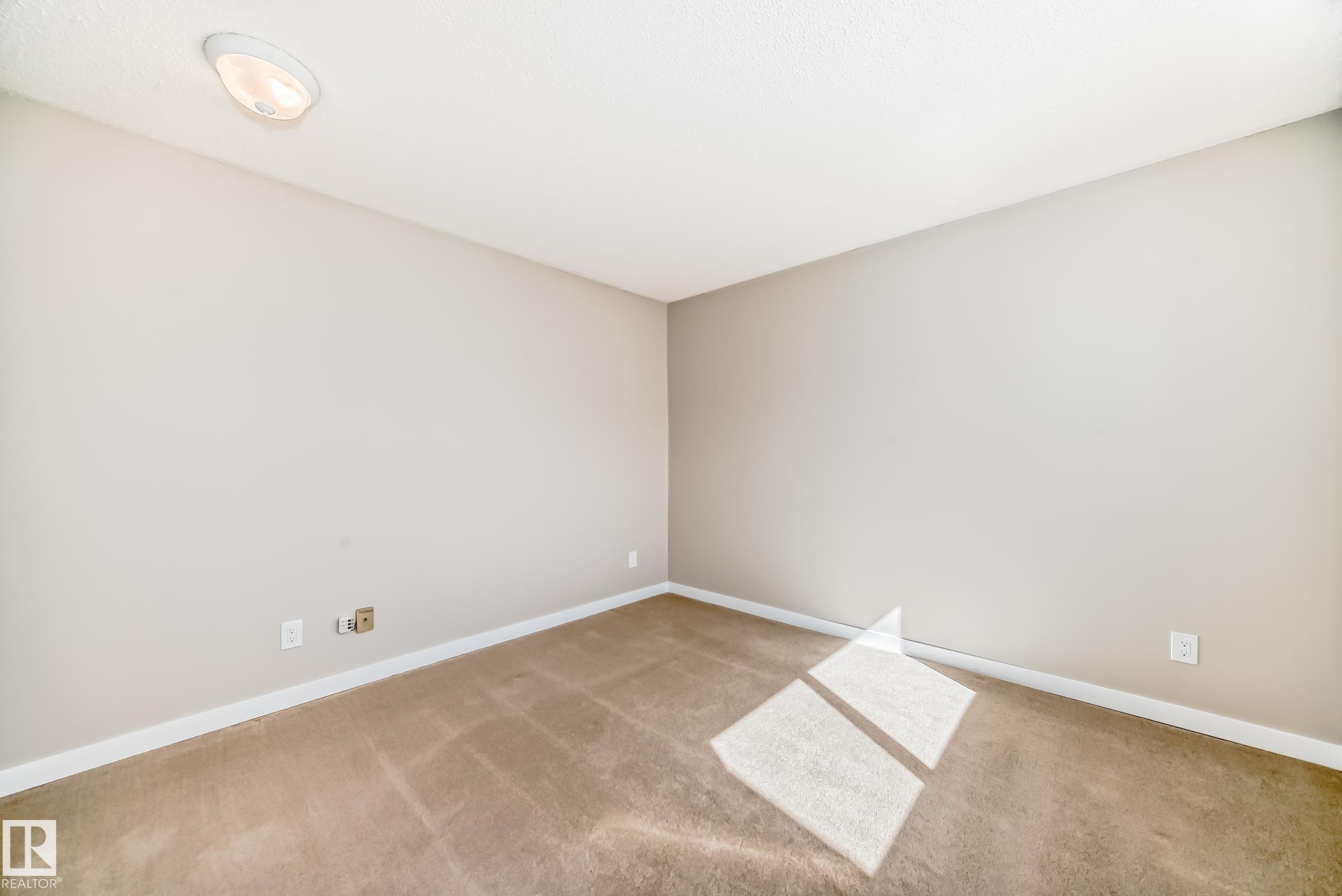 Photo 17 at 6 Woodvale Village NW, Greenview, Edmonton