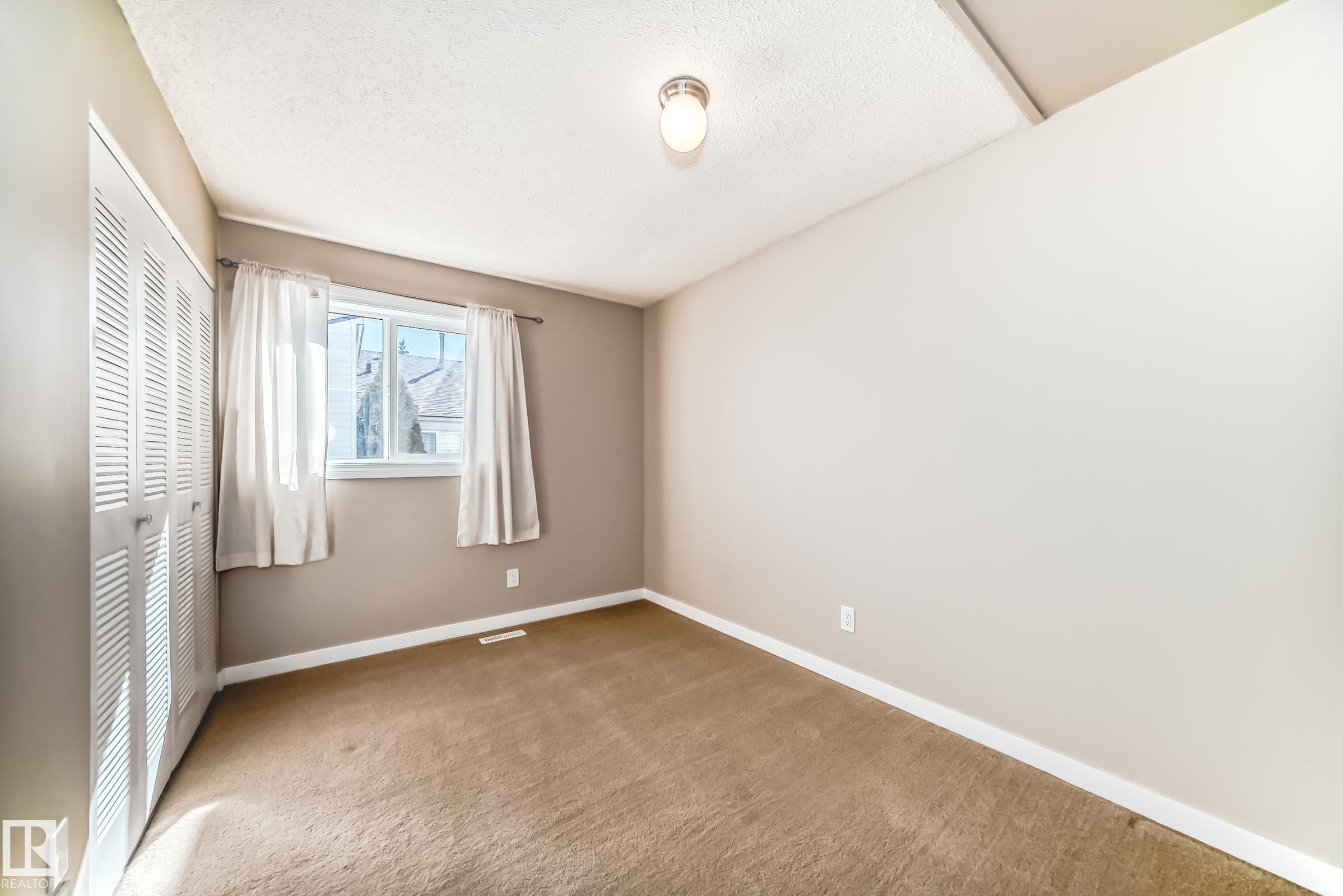 Photo 20 at 6 Woodvale Village NW, Greenview, Edmonton