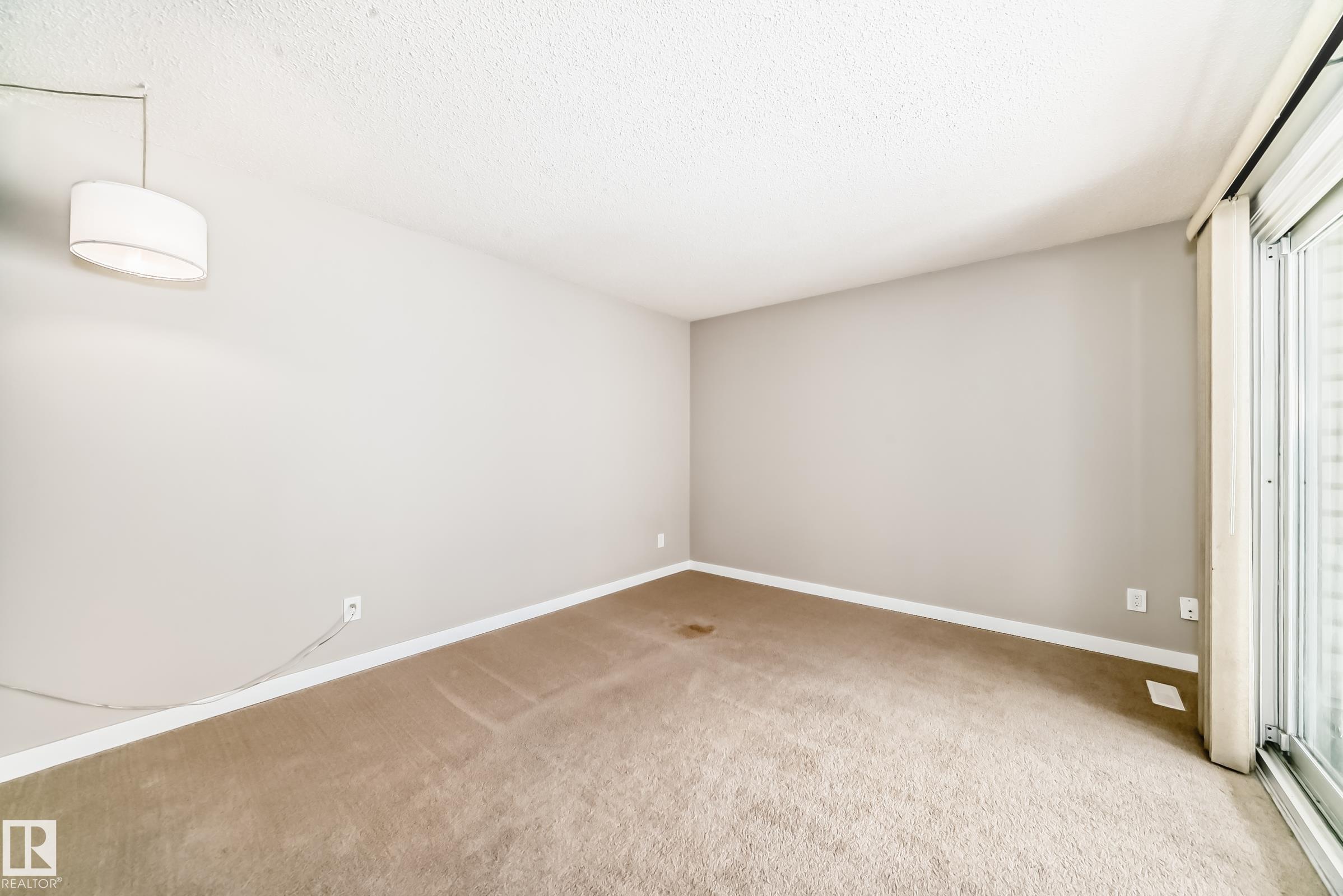 6 Woodvale Village NW, Greenview, Edmonton