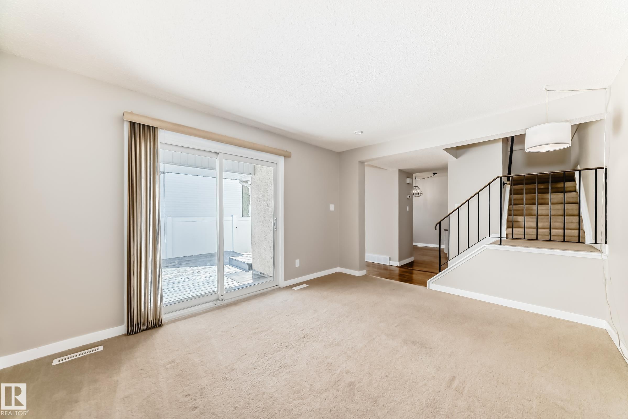 Photo 8 at 6 Woodvale Village NW, Greenview, Edmonton