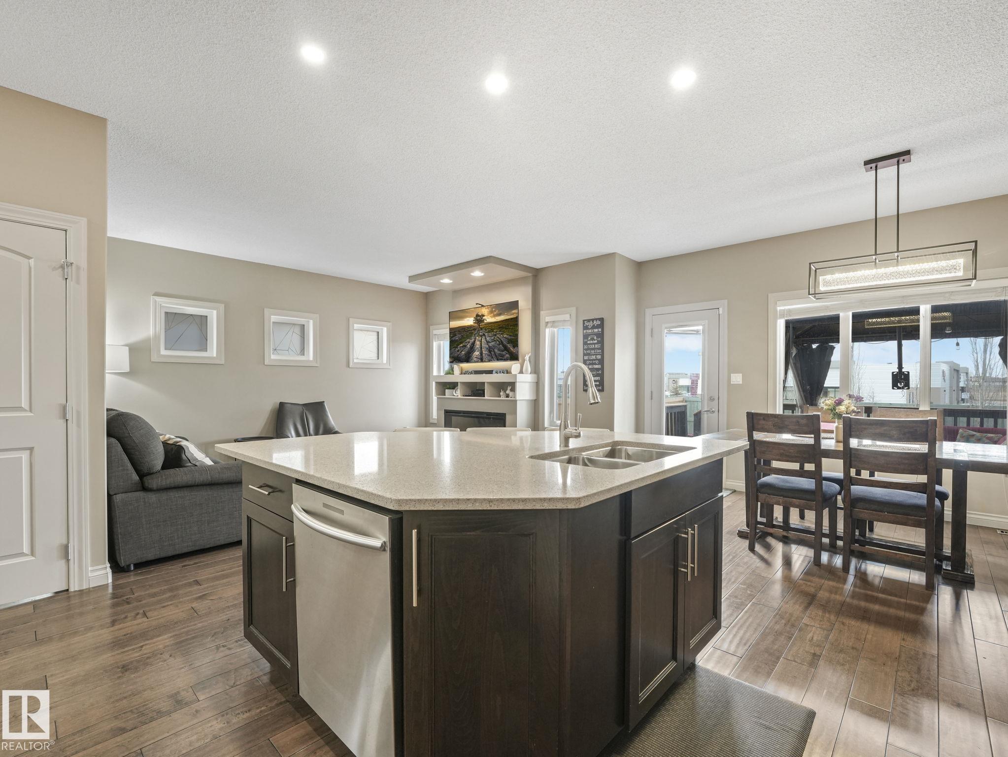 https://zimg.paragon.ice.com/ParagonImages/Property/PM/RAE/225394706/10/0/0/e1f3f36f28196108acac9139268a57e1/1/90fc53a19d1b152771432a652223dc80/225394706-a9d32a10-1168-4059-93fc-f21ec8e350bf.JPG