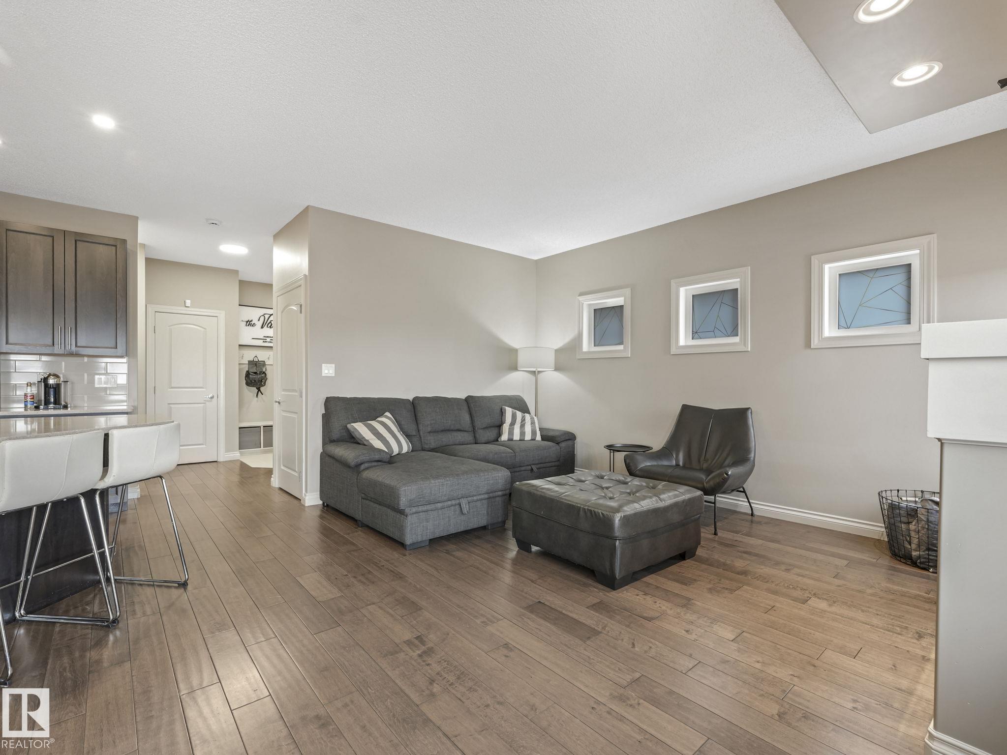 https://zimg.paragon.ice.com/ParagonImages/Property/PM/RAE/225394706/15/0/0/503bdc6e57e9a1b10d45df167fda8f4e/1/90fc53a19d1b152771432a652223dc80/225394706-02ac0771-f52e-45b4-9226-84299537ef1c.JPG