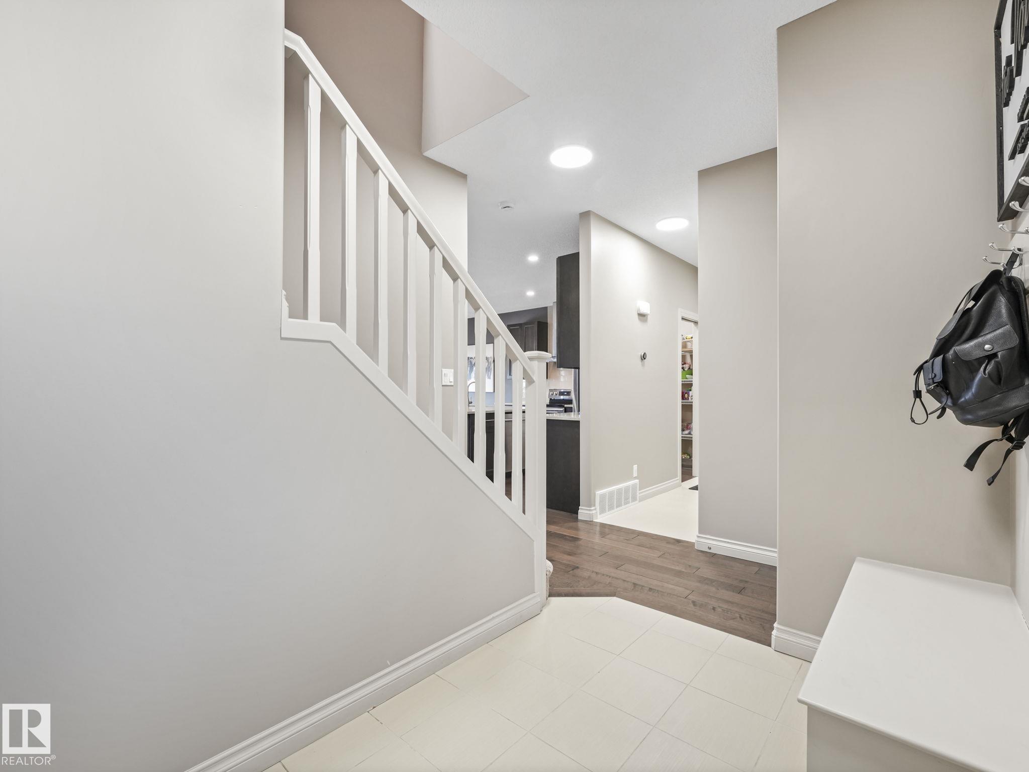 Picture for 16412 12 AV SW