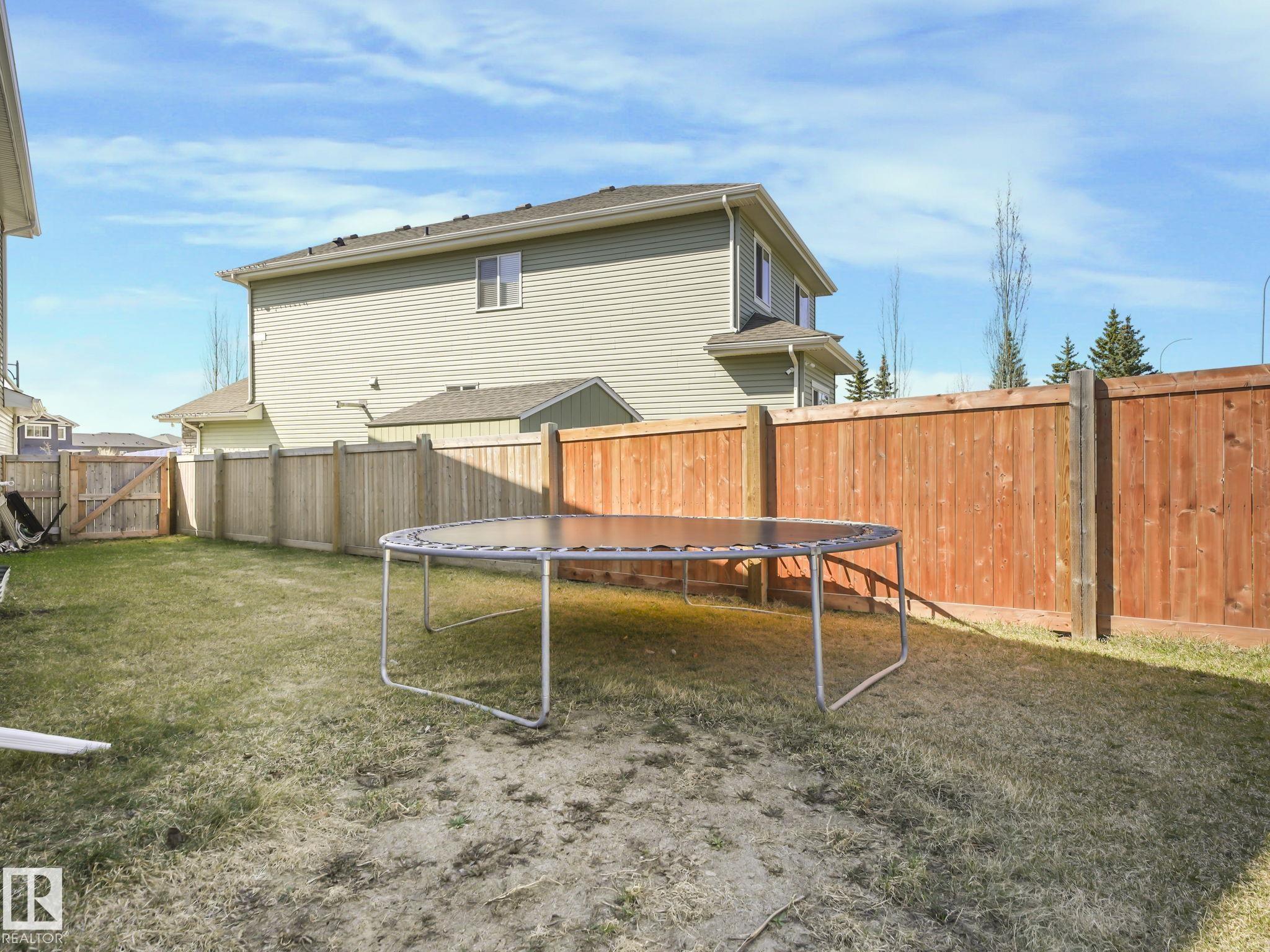 Photo 14 at 3910 49 Avenue, Forest Heights, Beaumont