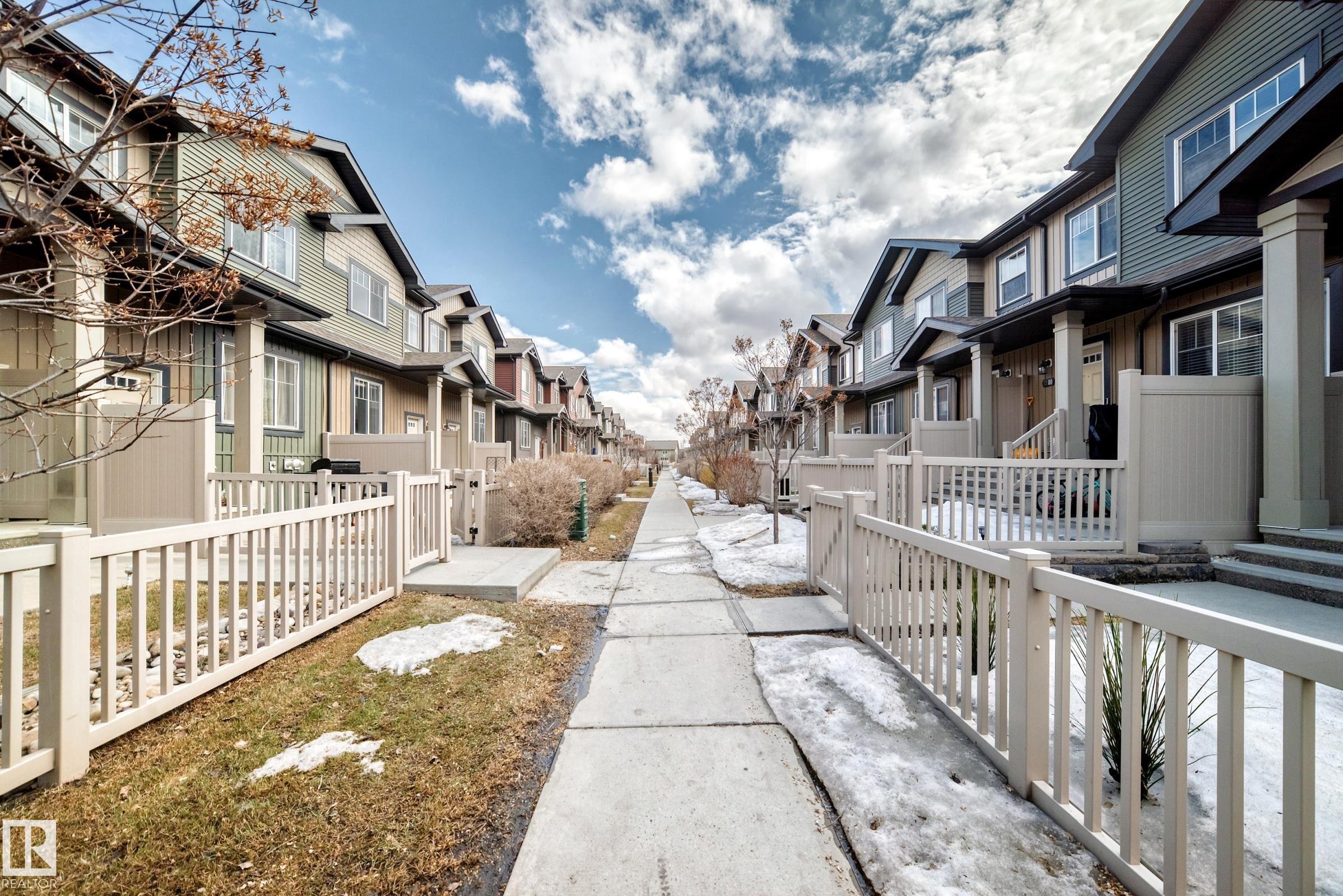 https://zimg.paragon.ice.com/ParagonImages/Property/PM/RAE/225394827/60/0/0/e665ee2d4e232793c18264abff874759/1/a8dd74aa1fb4f65cce4f73447edd2ed2/225394827-49ceab50-ae06-4e8e-b072-8961ef52f193.JPG