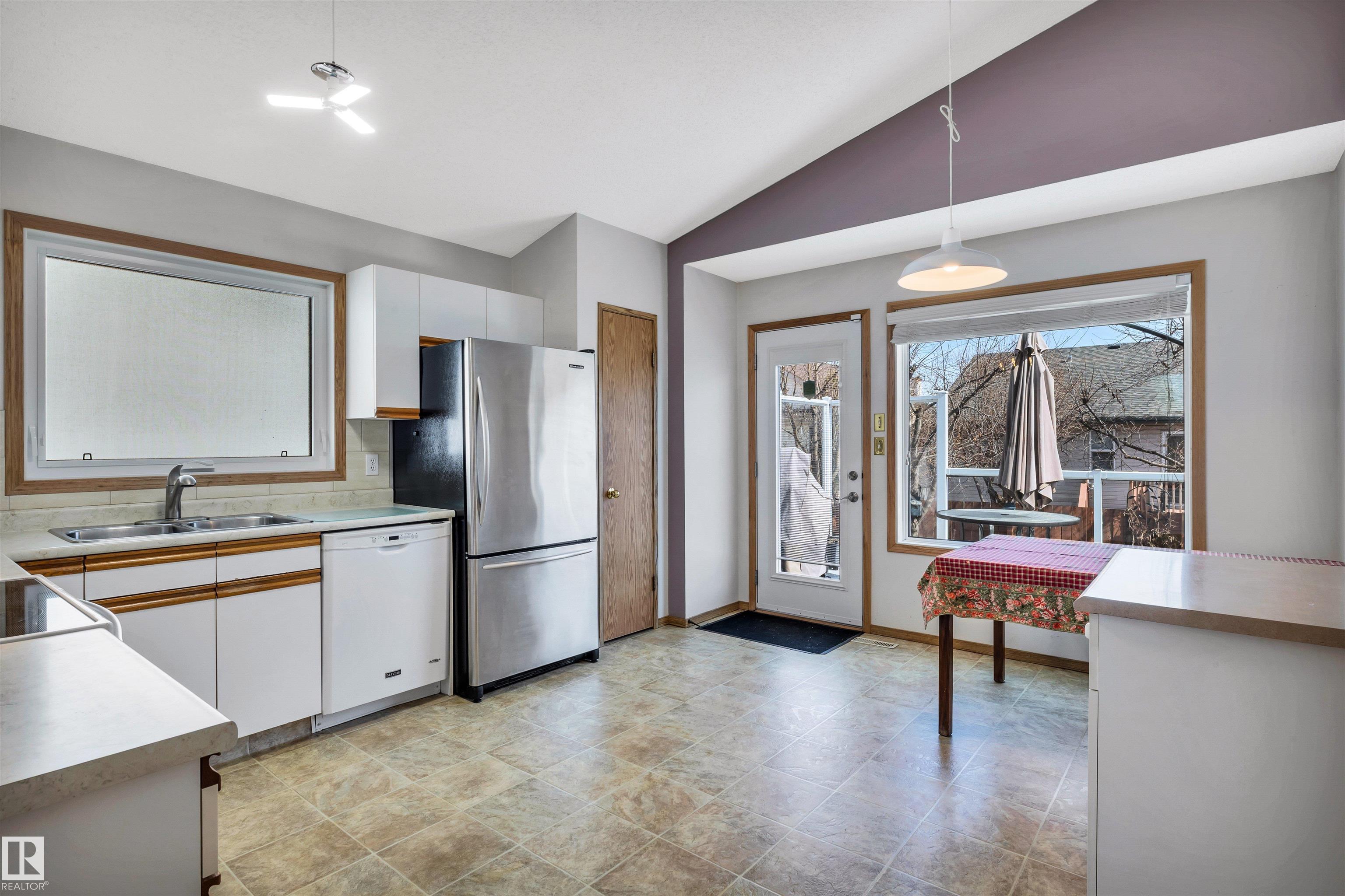 Photo 11 at 5 Donald Place, Deer Ridge, St. Albert