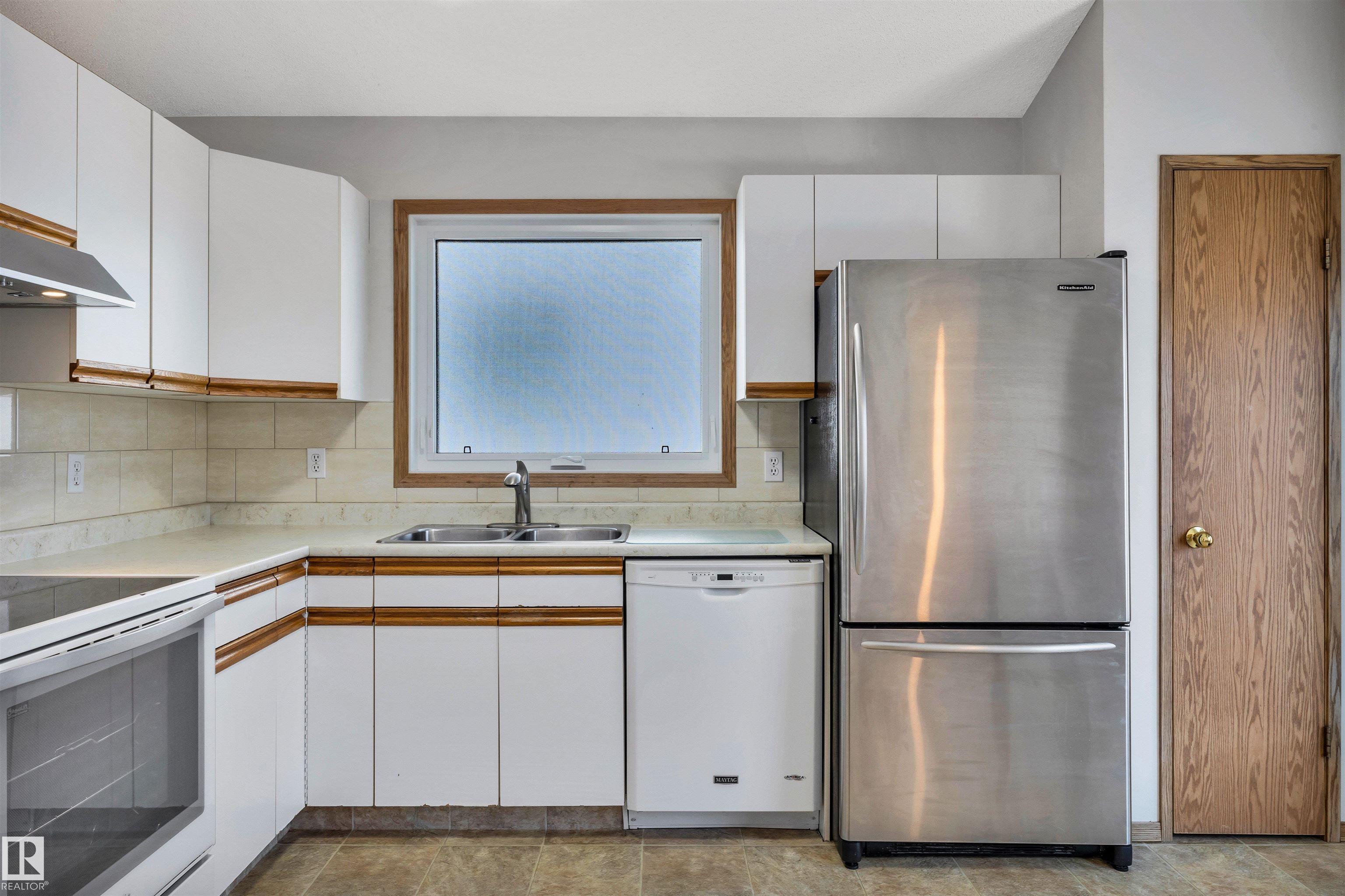 Photo 13 at 5 Donald Place, Deer Ridge, St. Albert