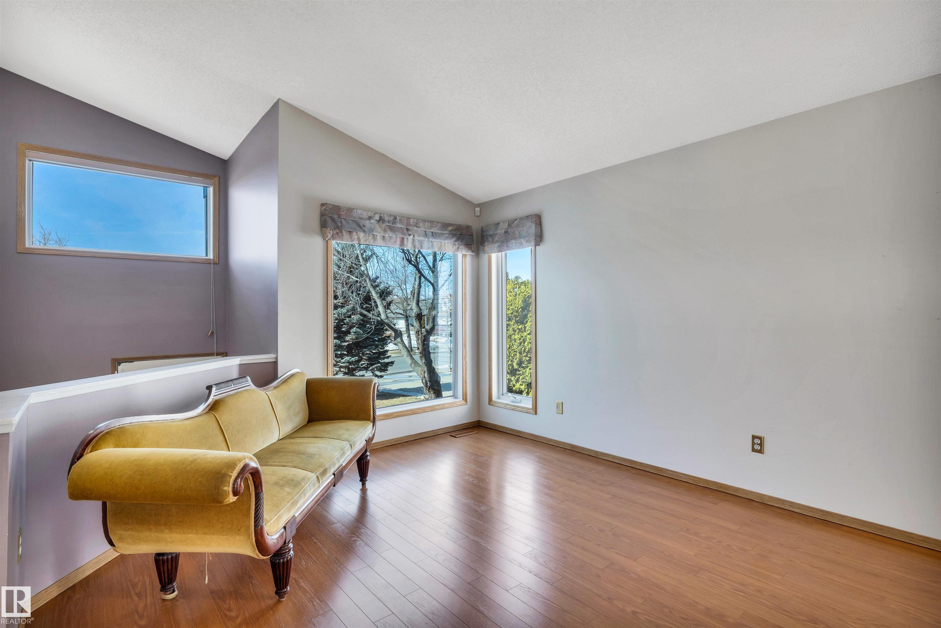 5 Donald Place, Deer Ridge, St. Albert