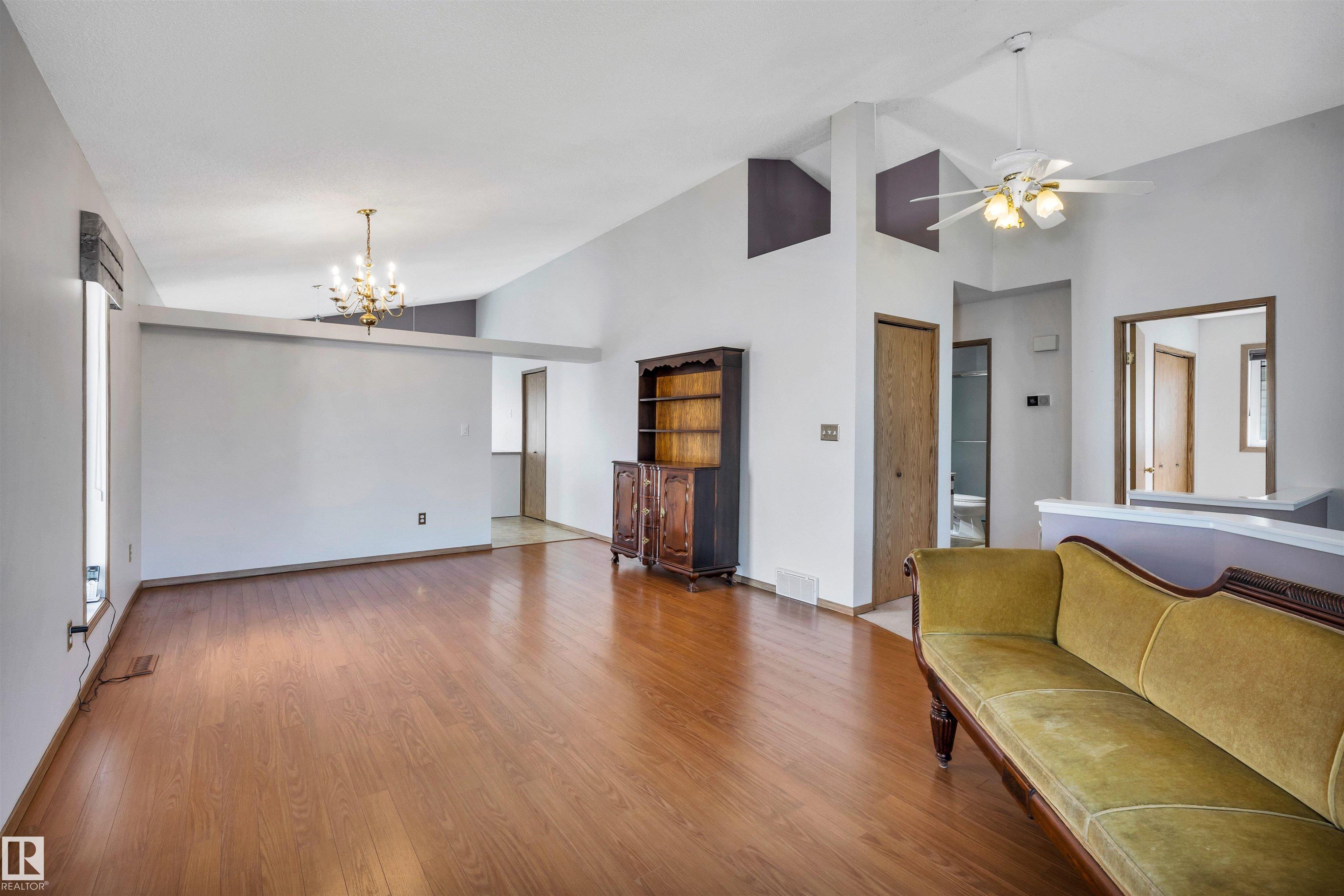 Photo 7 at 5 Donald Place, Deer Ridge, St. Albert