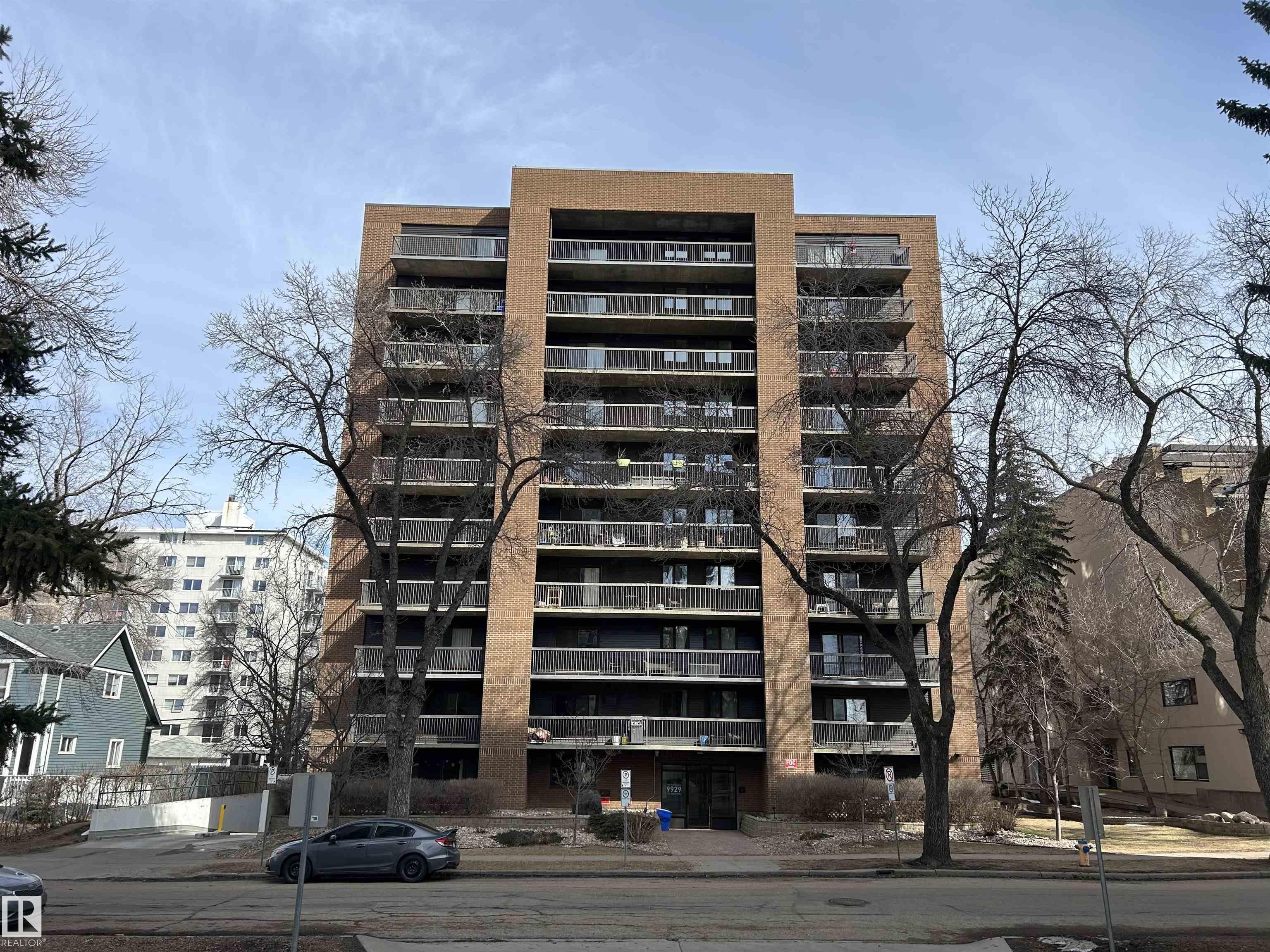#1002 9929 113 ST NW