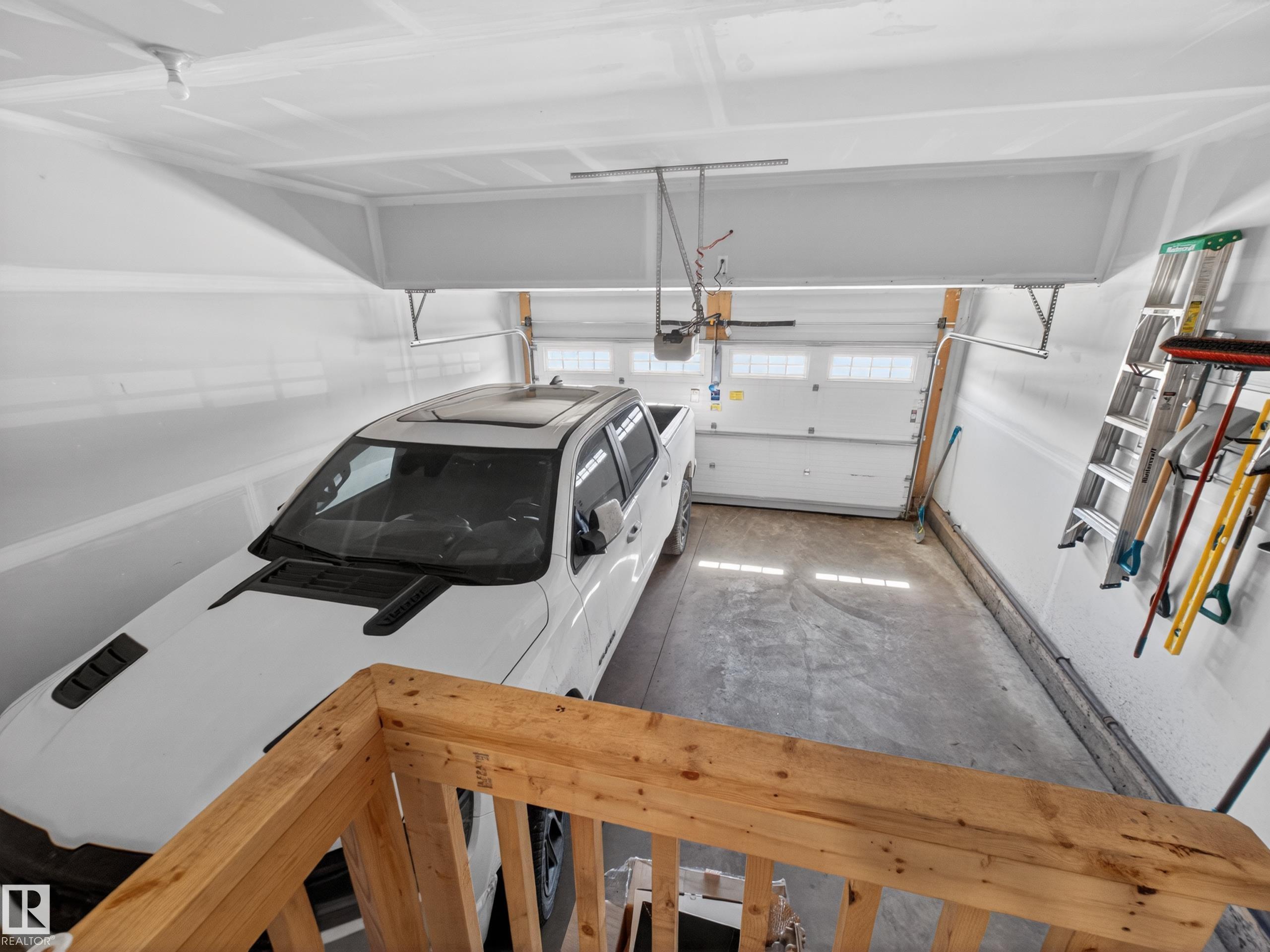 https://zimg.paragon.ice.com/ParagonImages/Property/PM/RAE/225394879/10/0/0/fe45d09a48a6848bdb44285d8a61cc33/1/826de56770032de60a525d66d87b8f83/225394879-a80cdd96-9ac6-4001-a3af-4944a978e039.JPG