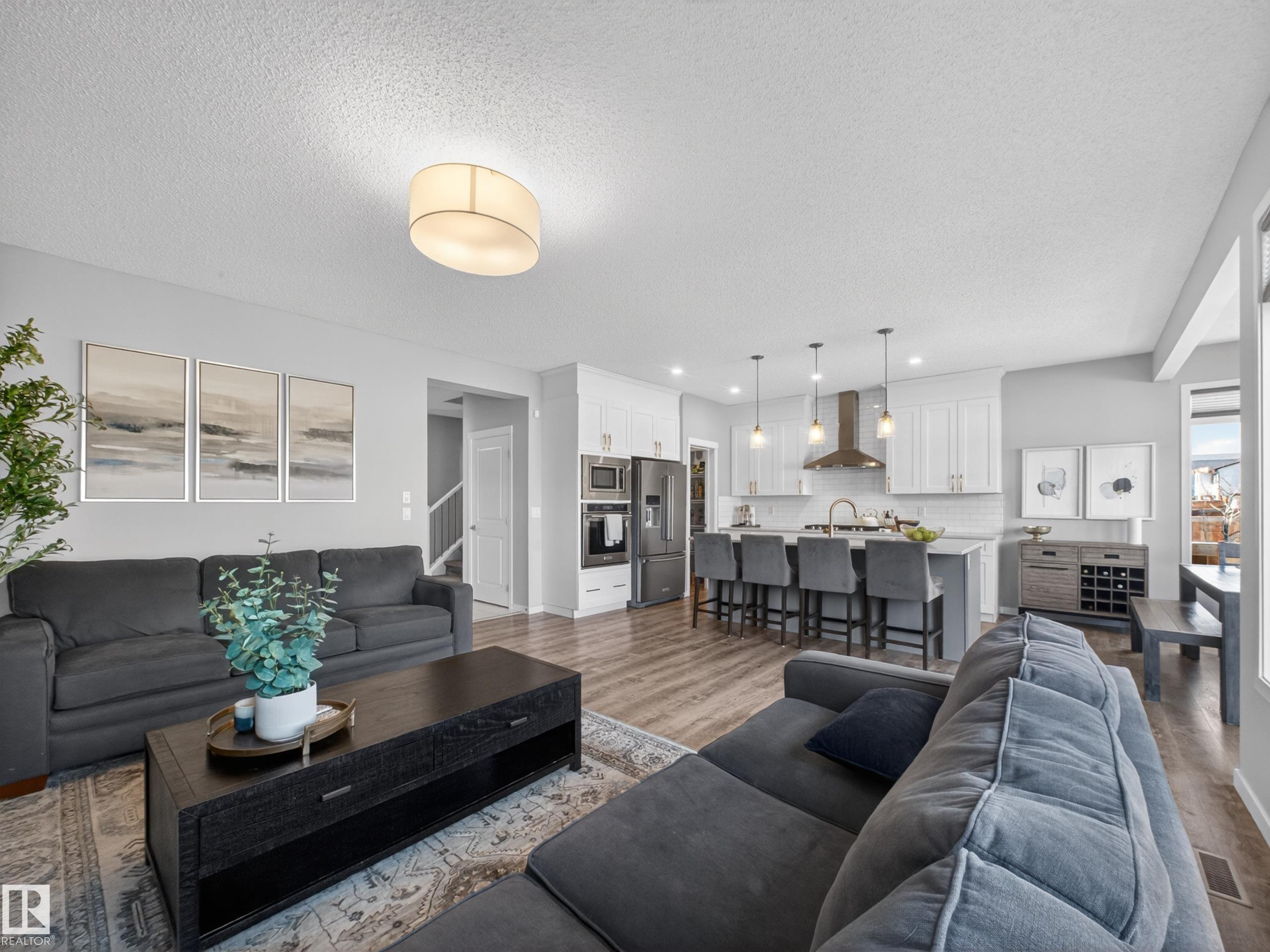 https://zimg.paragon.ice.com/ParagonImages/Property/PM/RAE/225394879/18/0/0/b1dfc1efda27725b23782e0021cc2134/1/826de56770032de60a525d66d87b8f83/225394879-1979b105-bac1-4c76-9422-15040392741d.JPG