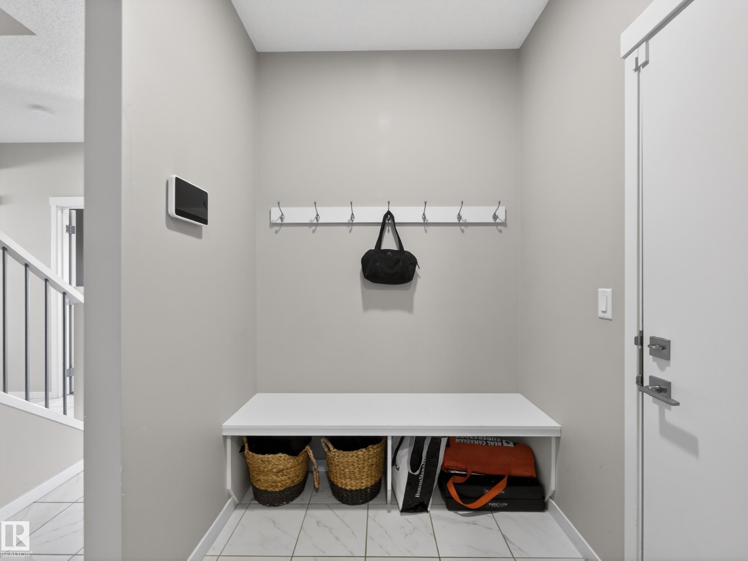 https://zimg.paragon.ice.com/ParagonImages/Property/PM/RAE/225394879/9/0/0/44e7e27896318bf10109ac0bf3872abe/1/826de56770032de60a525d66d87b8f83/225394879-c36ca4bf-3840-4d70-b722-746809371b46.JPG