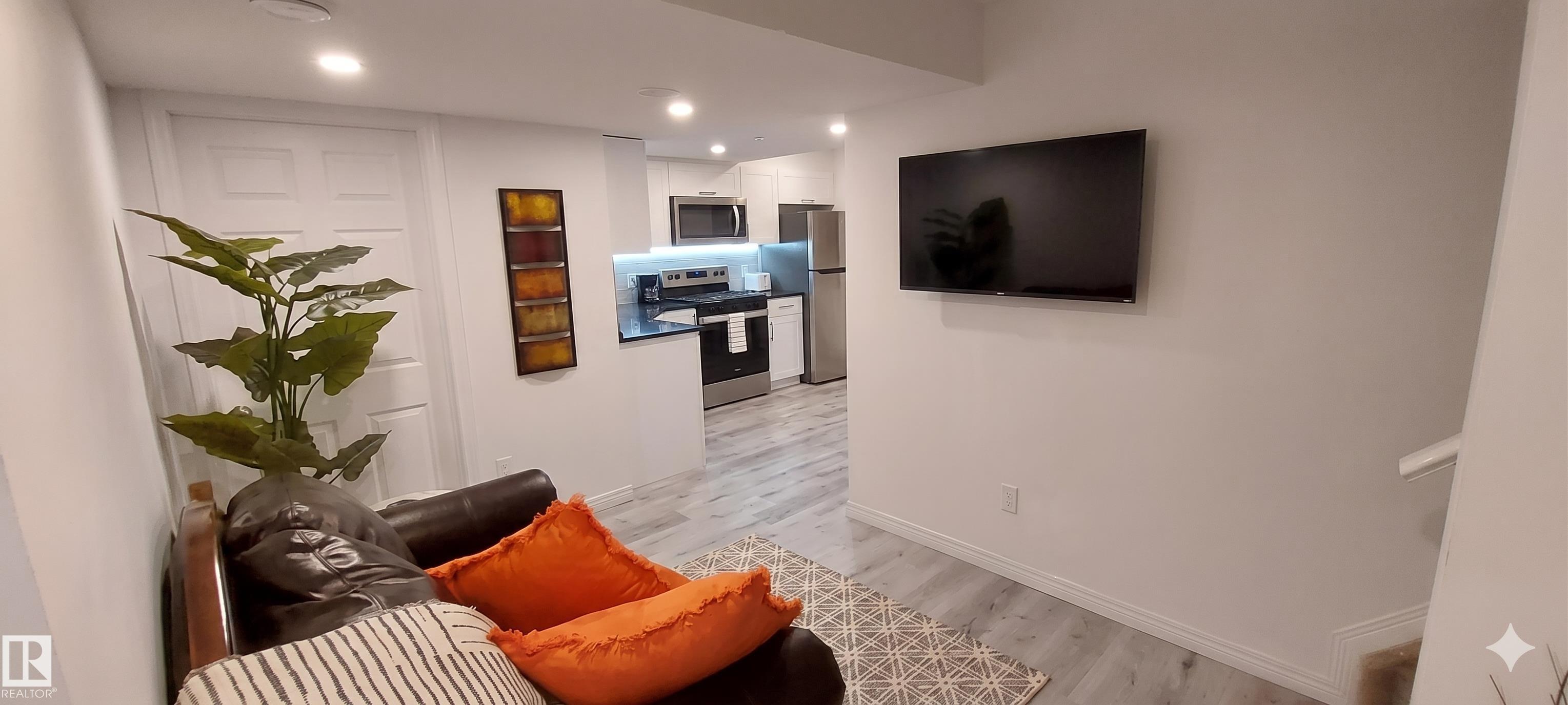 Photo 20 at 2763 Collins Crescent SW, Cavanagh, Edmonton