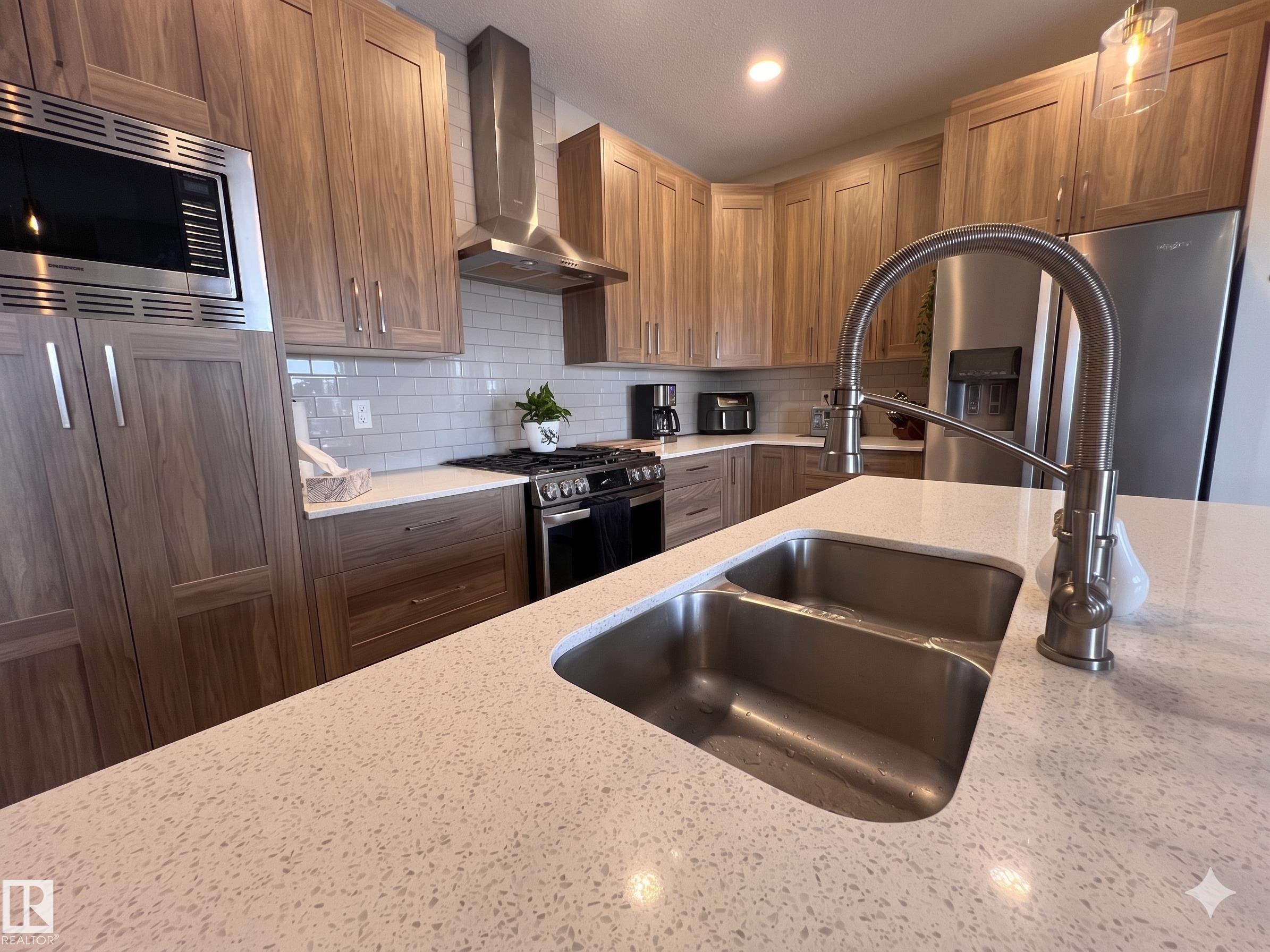 Photo 8 at 2763 Collins Crescent SW, Cavanagh, Edmonton