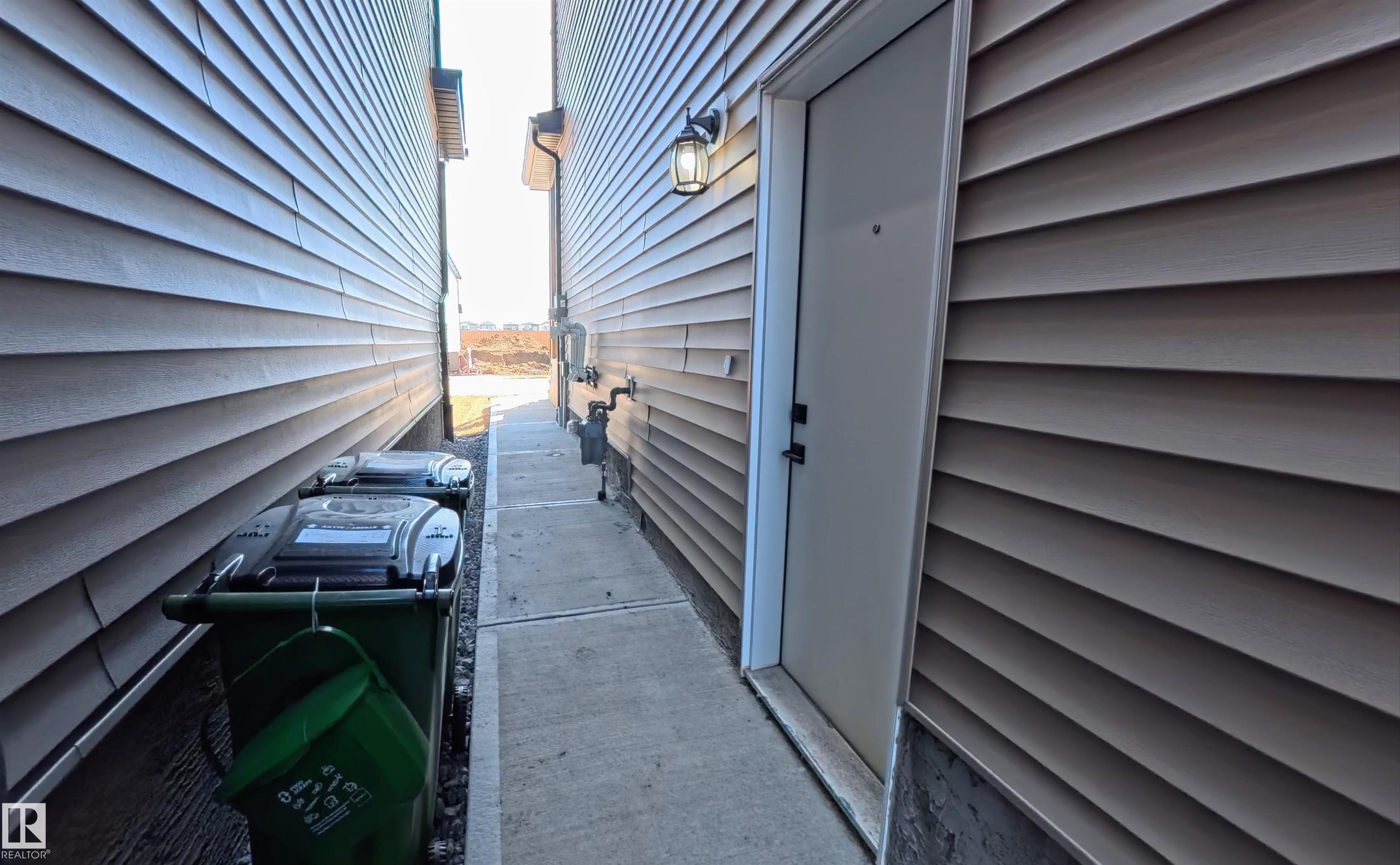 120 28 Street SW, Alces, Edmonton