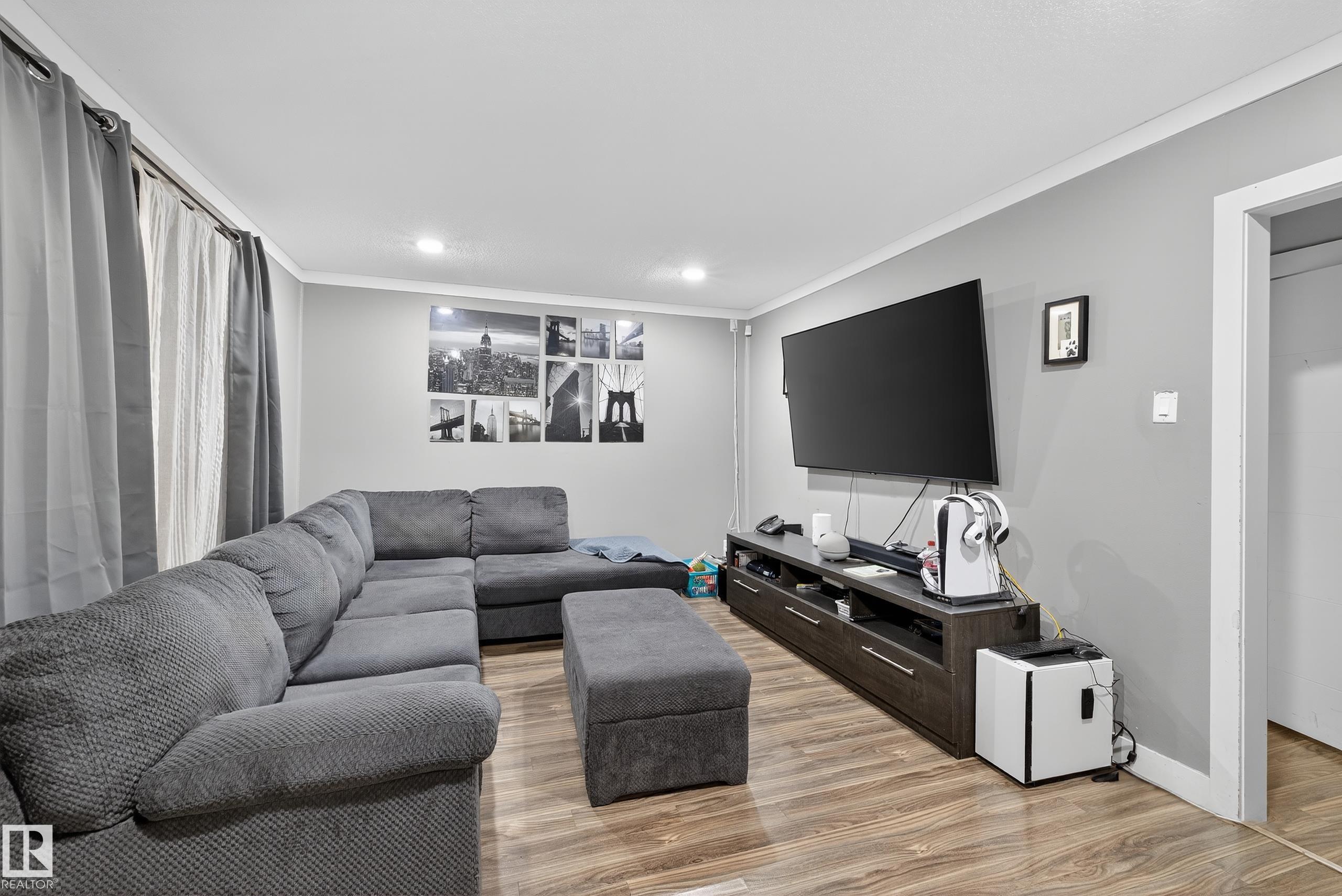 Picture for 6014 120 AV NW