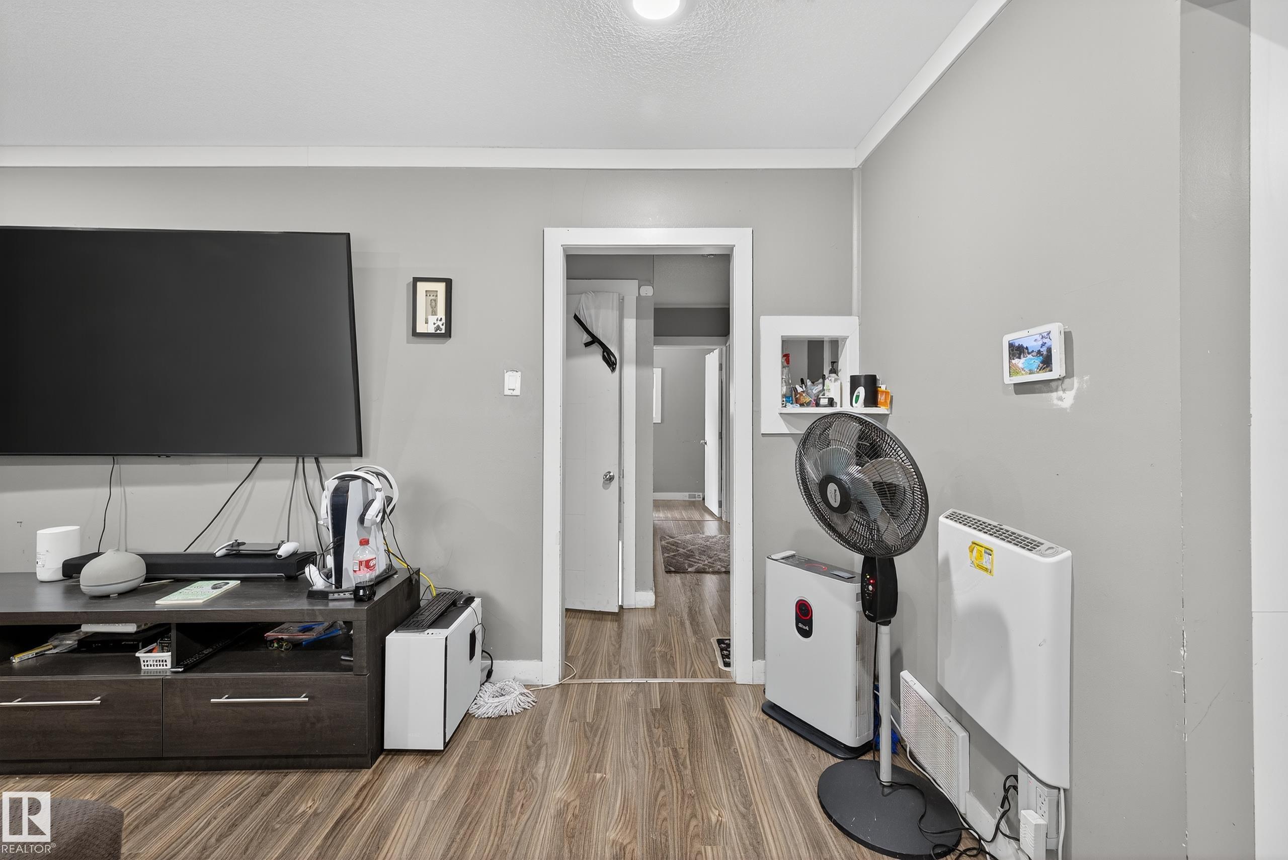 Picture for 6014 120 AV NW