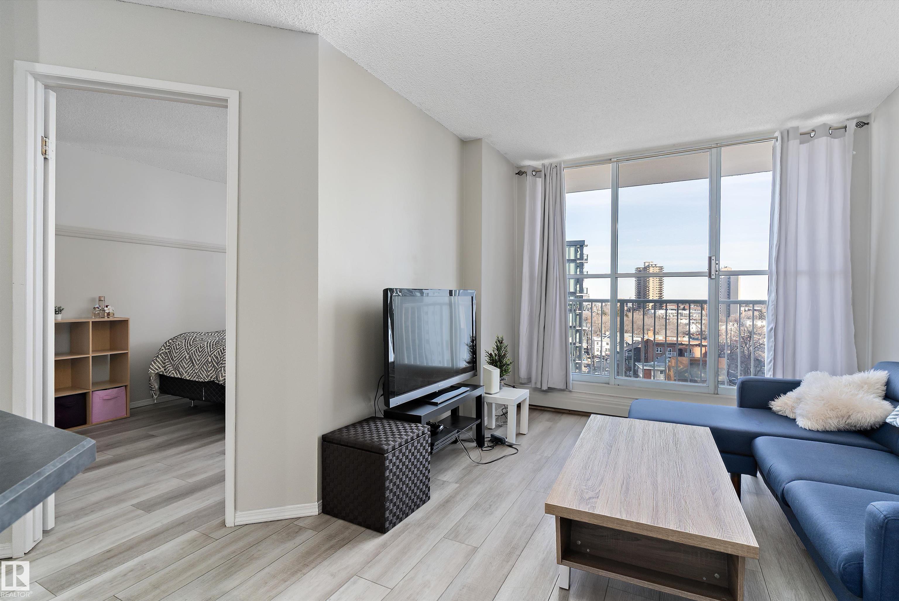 Photo 14 at 1002 - 12121 Jasper Avenue NW, Wîhkwêntôwin, Edmonton