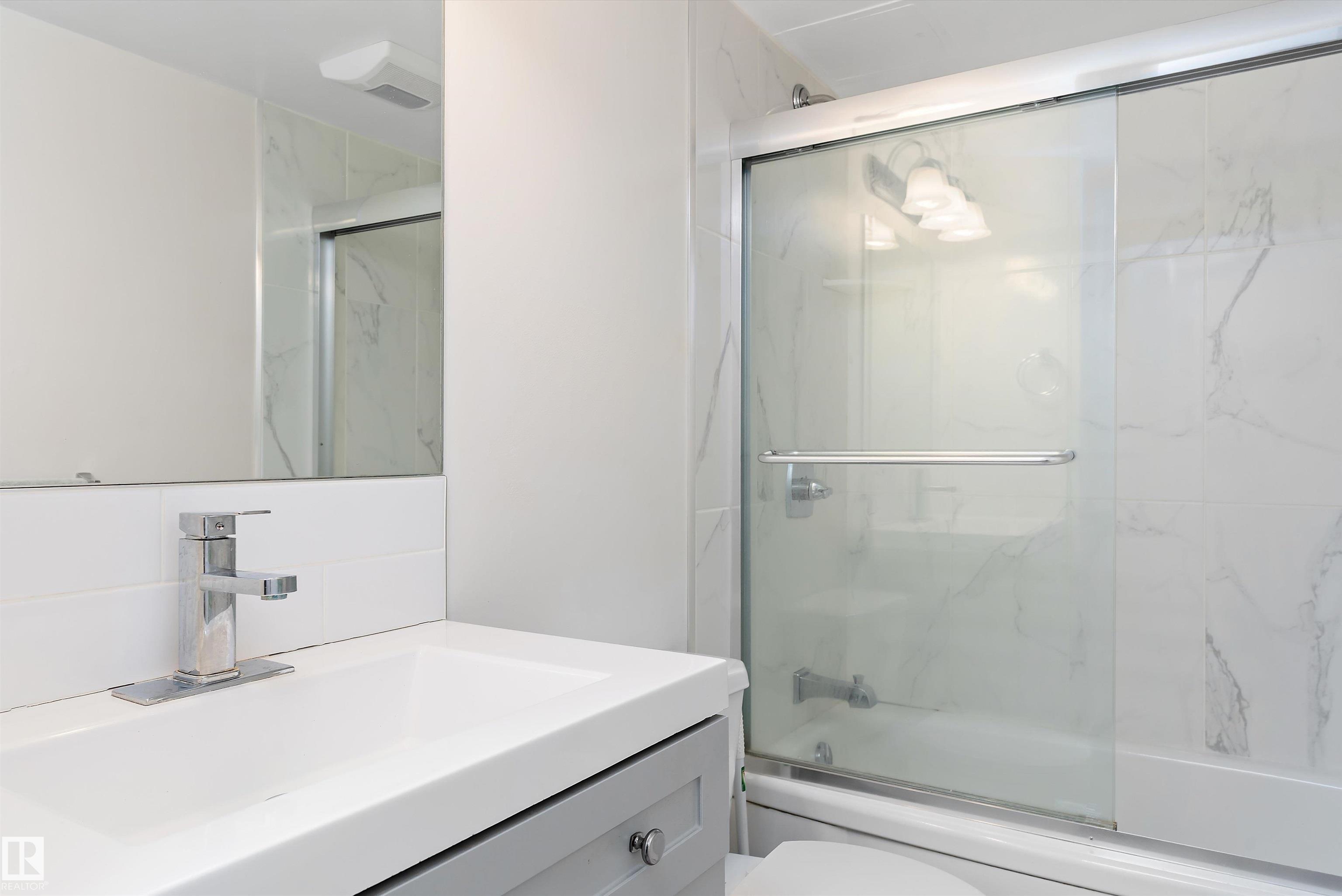 Photo 17 at 1002 - 12121 Jasper Avenue NW, Wîhkwêntôwin, Edmonton