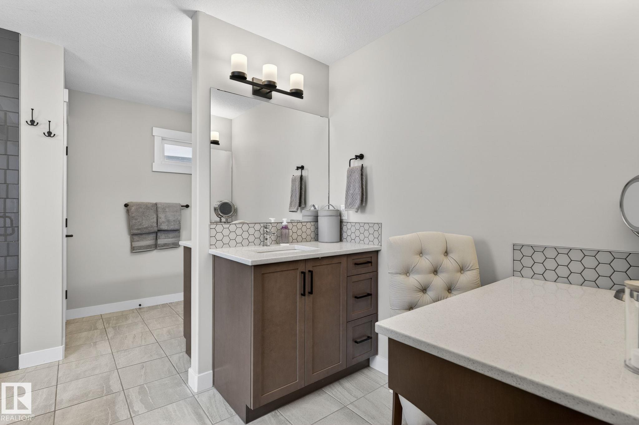 https://zimg.paragon.ice.com/ParagonImages/Property/PM/RAE/225394984/29/0/0/7bbdba75b487e53eea069ecdce0e25e6/1/f4a26426f8d30d91b6a310864796f5e5/225394984-f1ad078e-779c-4ba8-bfd0-9fec24233909.JPG