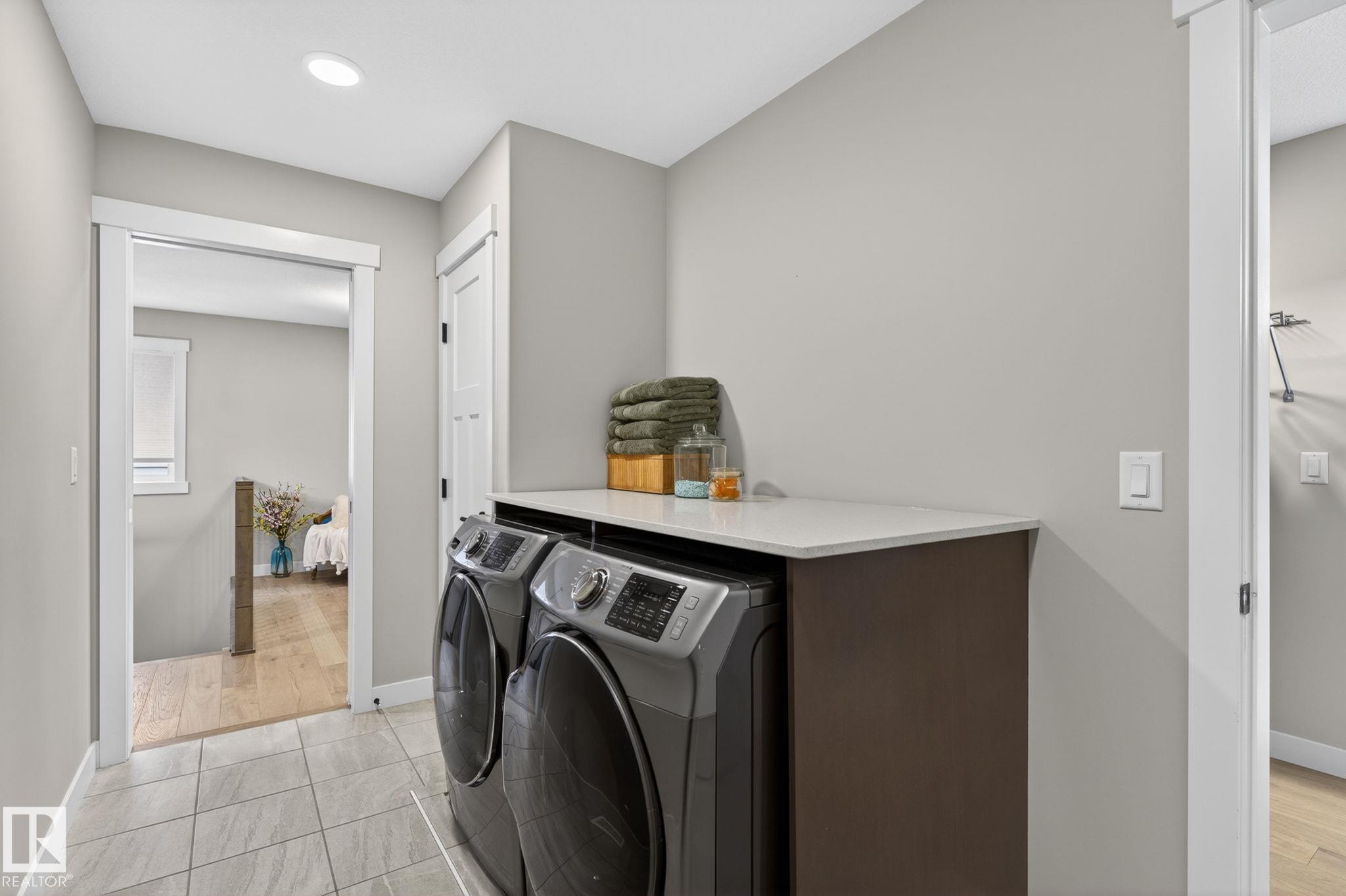 https://zimg.paragon.ice.com/ParagonImages/Property/PM/RAE/225394984/36/0/0/8fd9d813982e5de7a48a7872f2b3f861/1/f4a26426f8d30d91b6a310864796f5e5/225394984-6d7c2902-502e-43a5-b390-101a40a4bc72.JPG