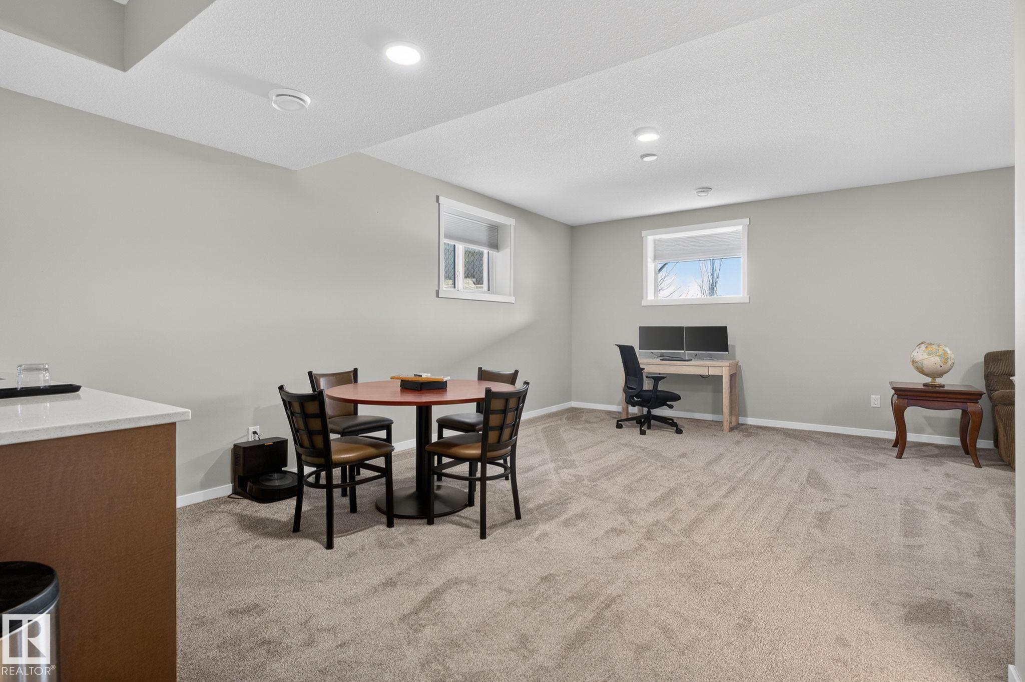 https://zimg.paragon.ice.com/ParagonImages/Property/PM/RAE/225394984/41/0/0/550a5ee726a761ec1bb2fe7633f91dbb/1/f4a26426f8d30d91b6a310864796f5e5/225394984-7a8a9a5b-7382-4728-9a00-0fc67f3ec48c.JPG