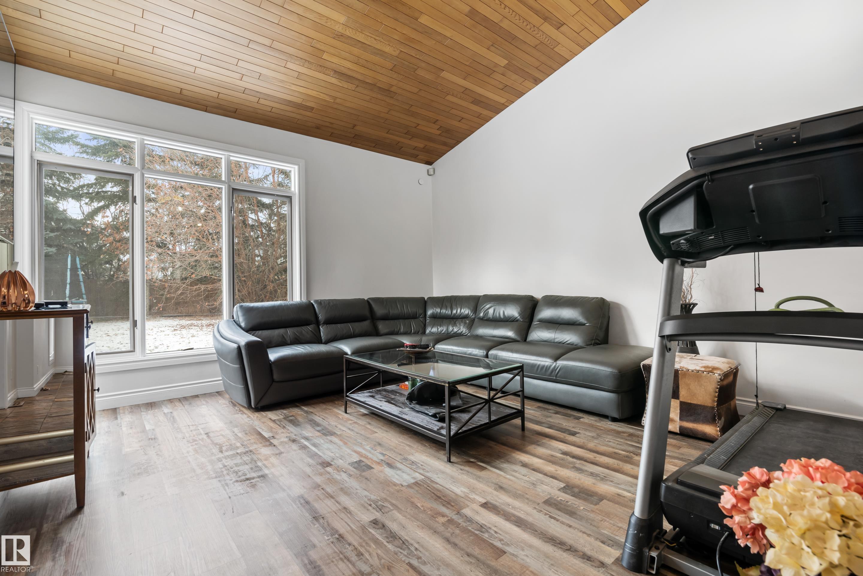 Photo 8 at 101 Westridge Road NW, Westridge, Edmonton