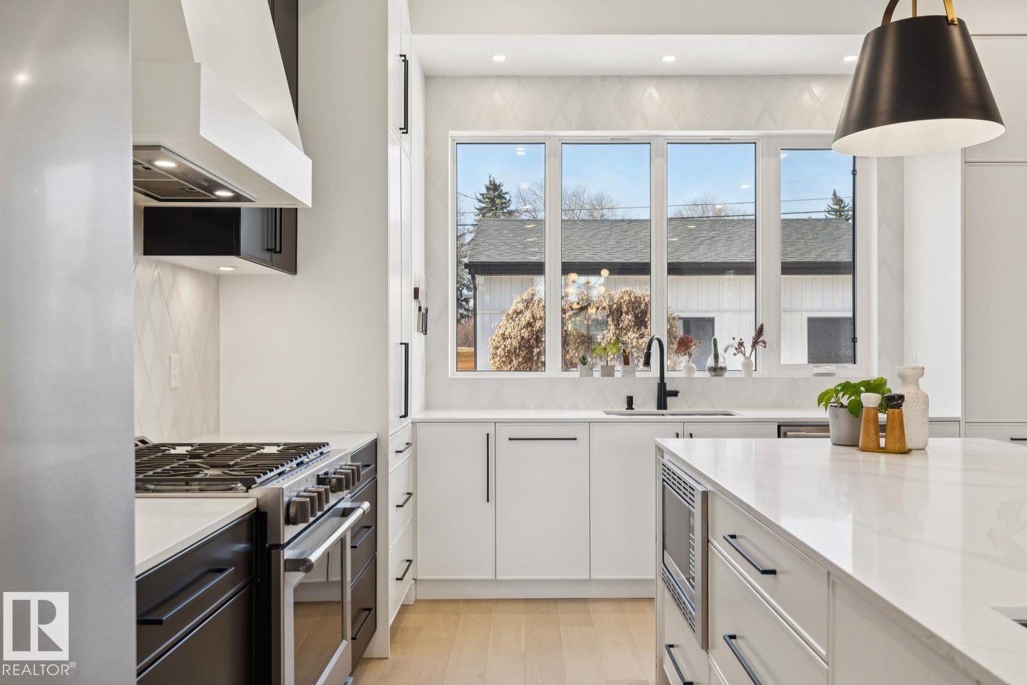 Photo 12 at 11146 62 Street NW, Highlands, Edmonton