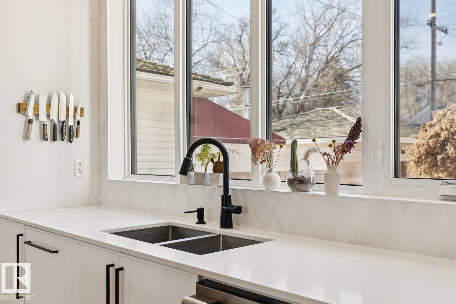 Photo 13 at 11146 62 Street NW, Highlands, Edmonton