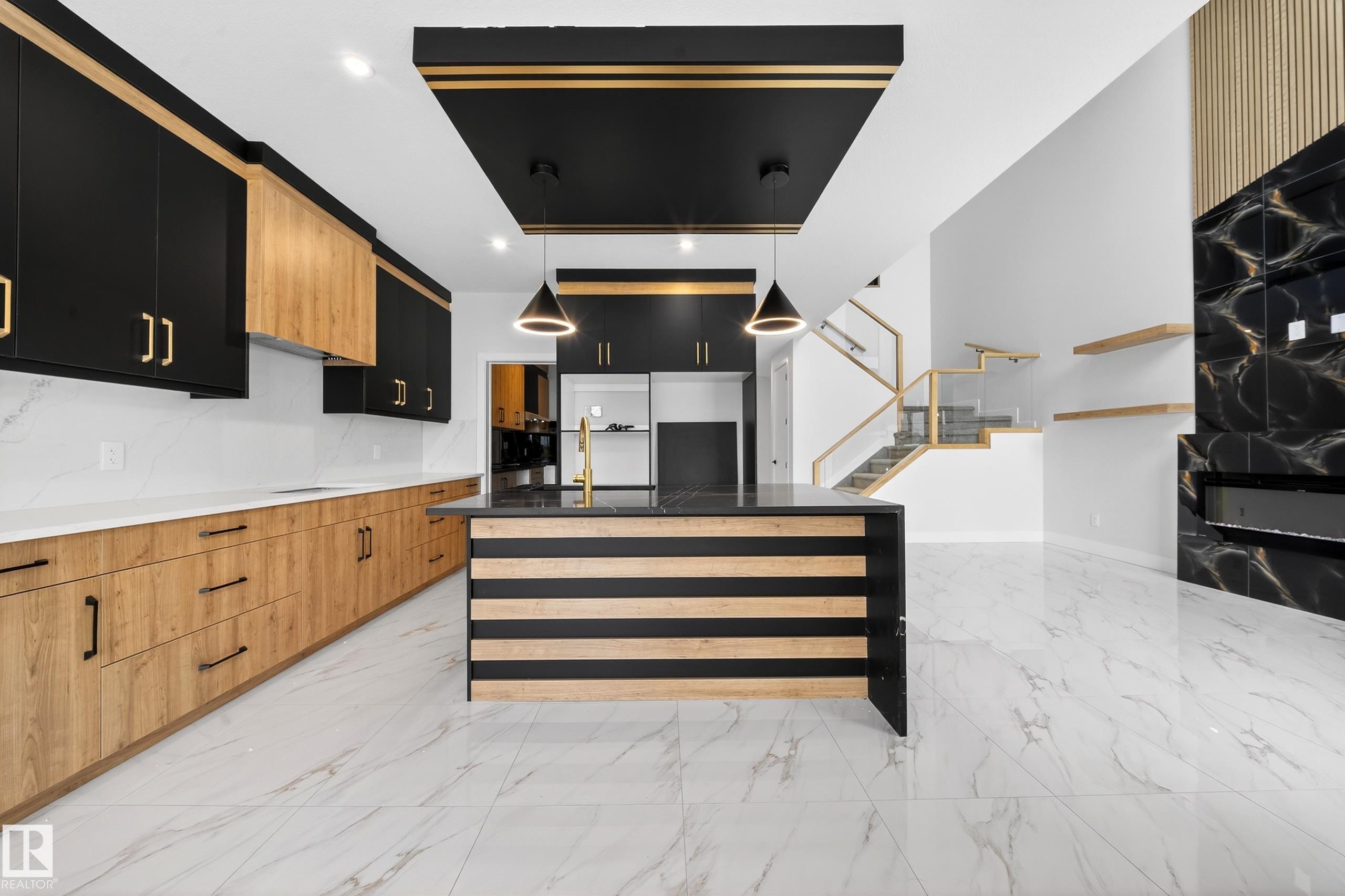 115 28 Street SW, Alces, Edmonton