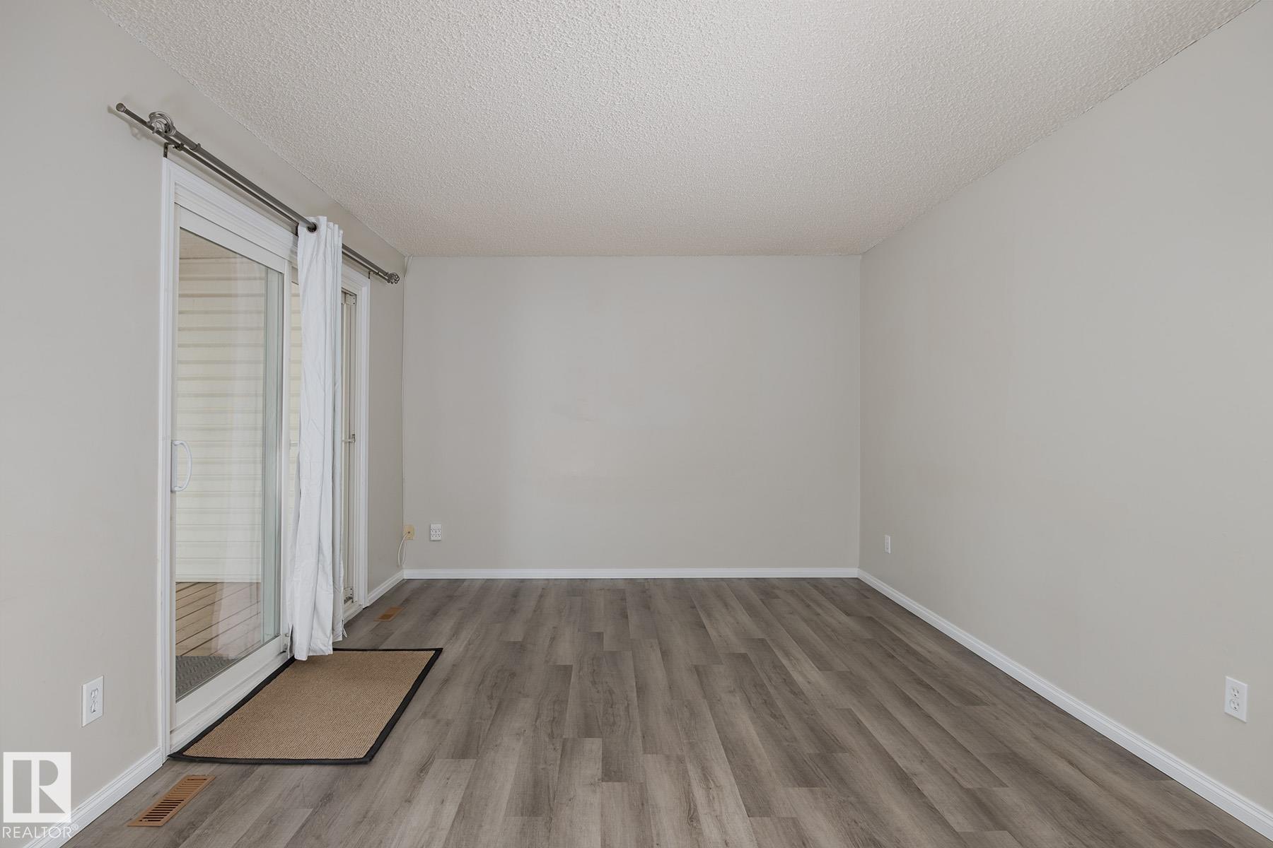 Photo 11 at 37 Woodvale Village NW, Greenview, Edmonton