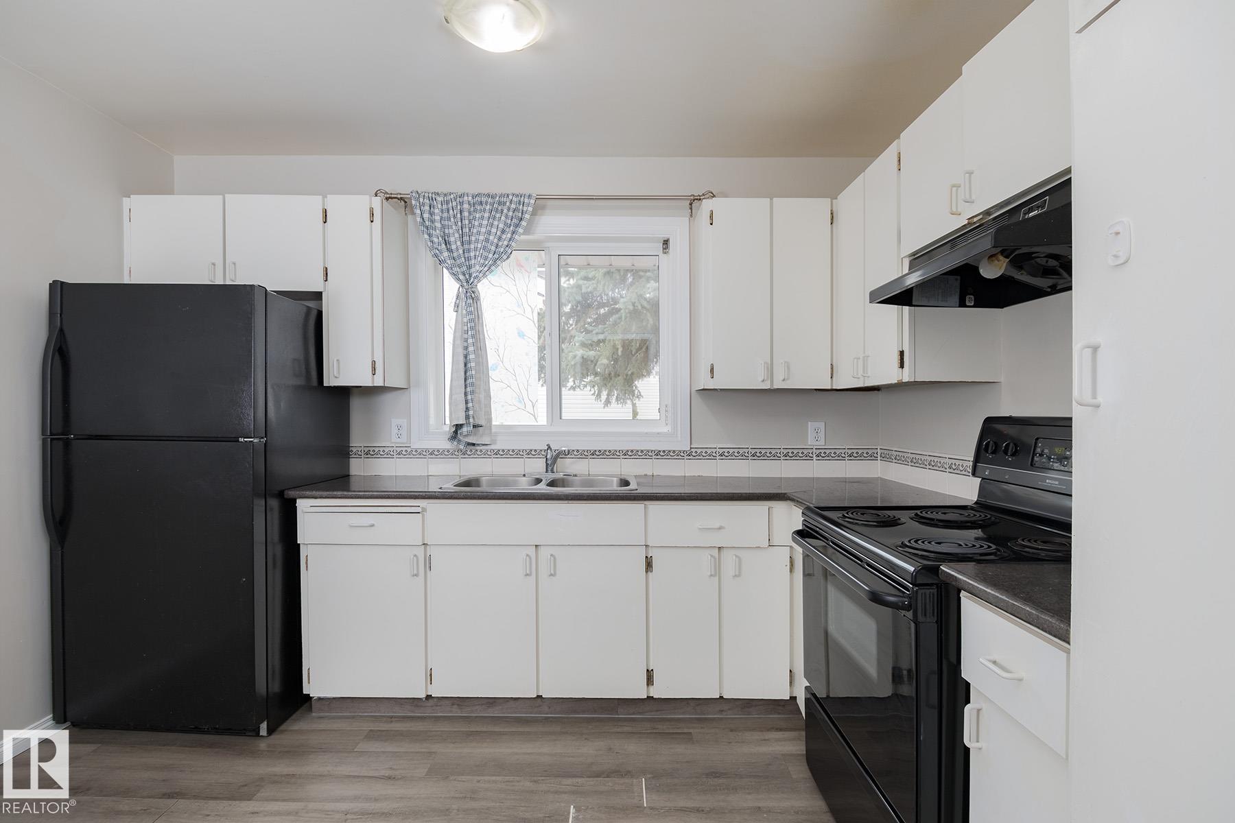 https://zimg.paragon.ice.com/ParagonImages/Property/PM/RAE/225395104/11/0/0/e2b74adee57c7f20843da9283b7b7c53/1/a8cf1a742d7b948840847277ee0dc57f/225395104-1c1d6b8d-27e5-4b1f-8cf2-c88f0f70531e.JPG