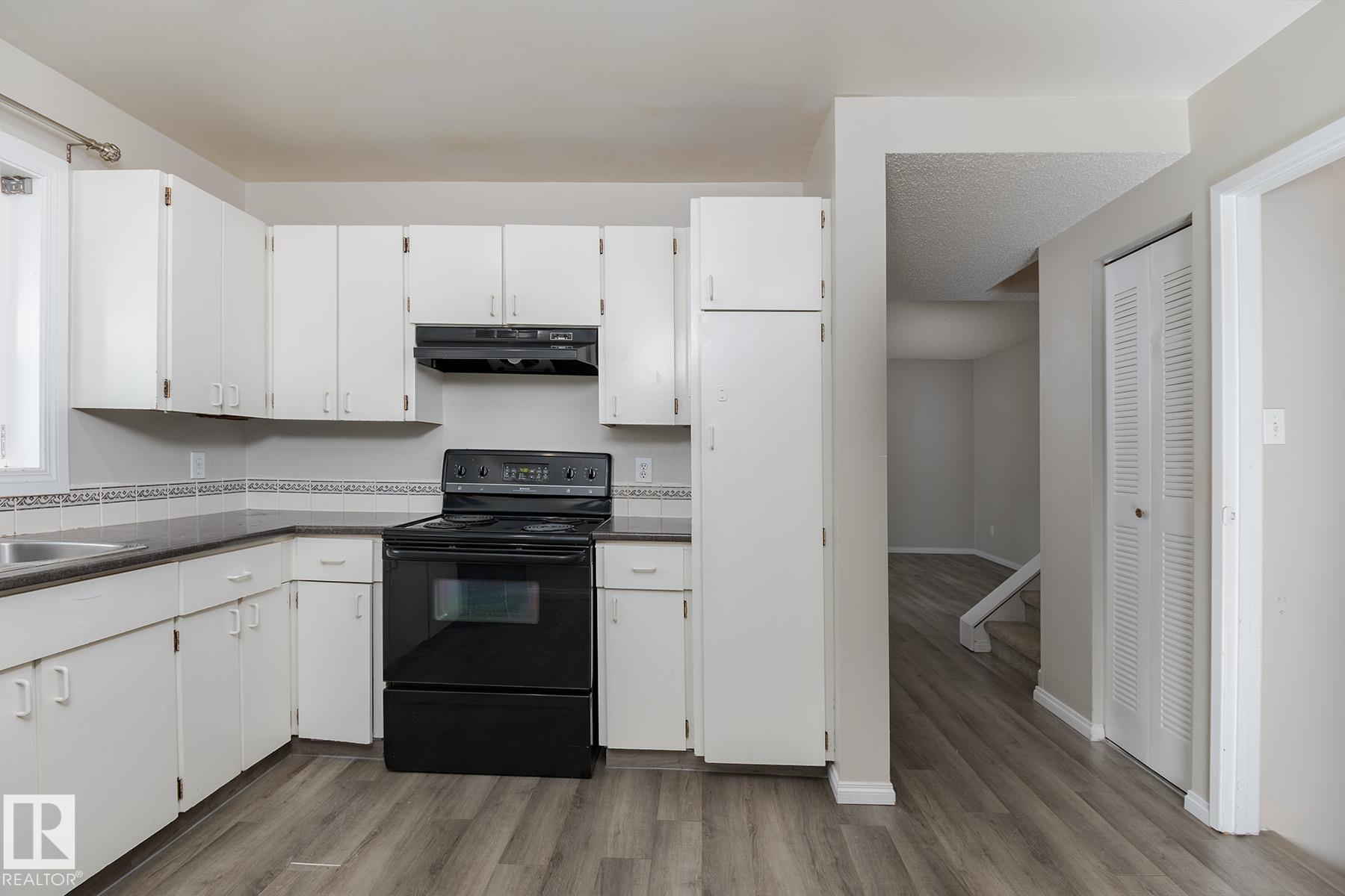 Photo 18 at 37 Woodvale Village NW, Greenview, Edmonton