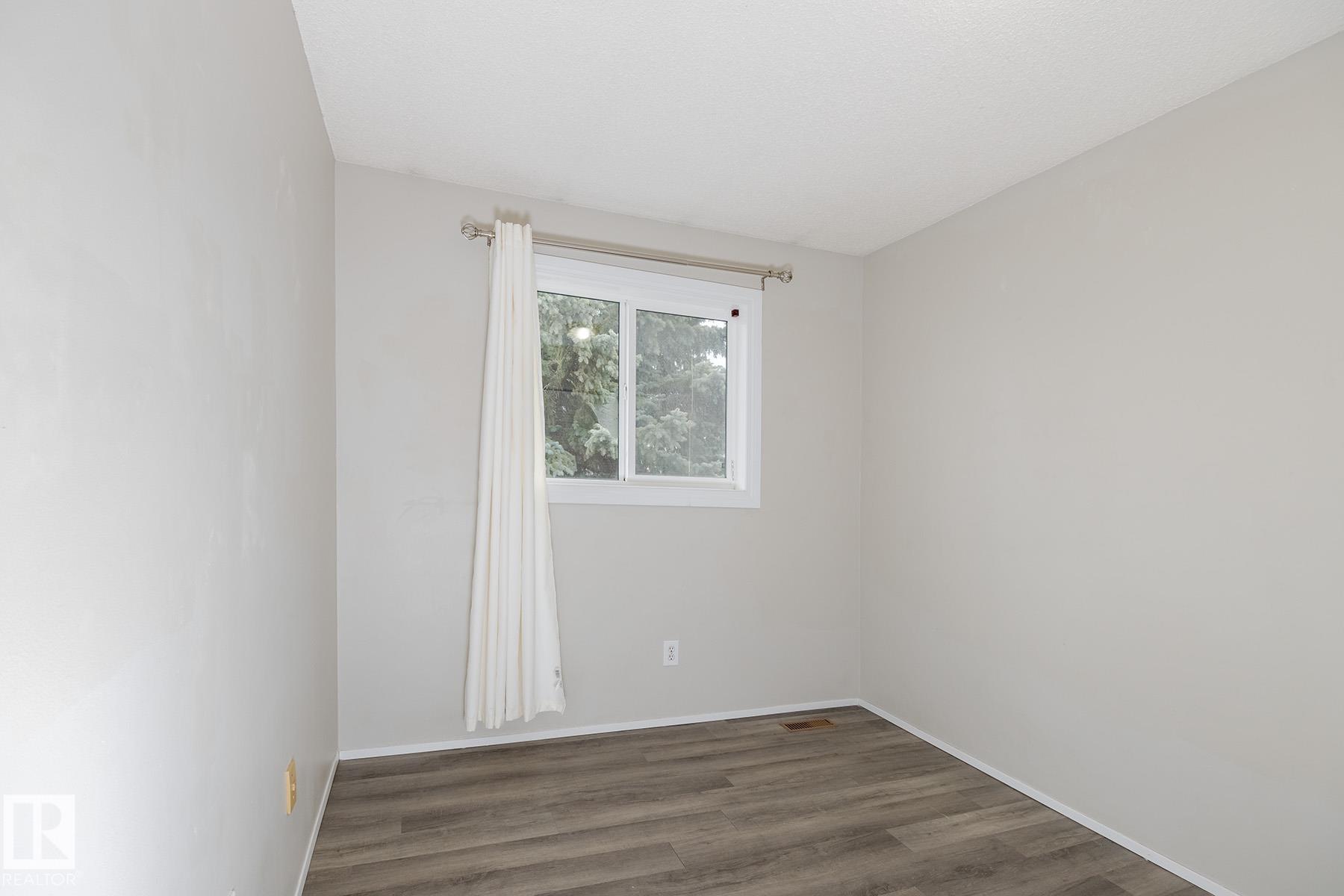 Photo 30 at 37 Woodvale Village NW, Greenview, Edmonton