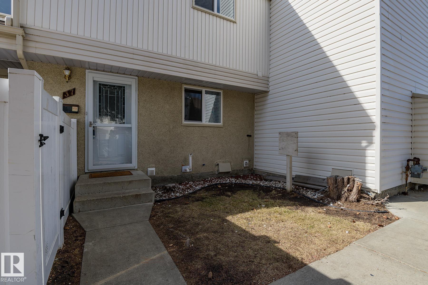 Photo 7 at 37 Woodvale Village NW, Greenview, Edmonton