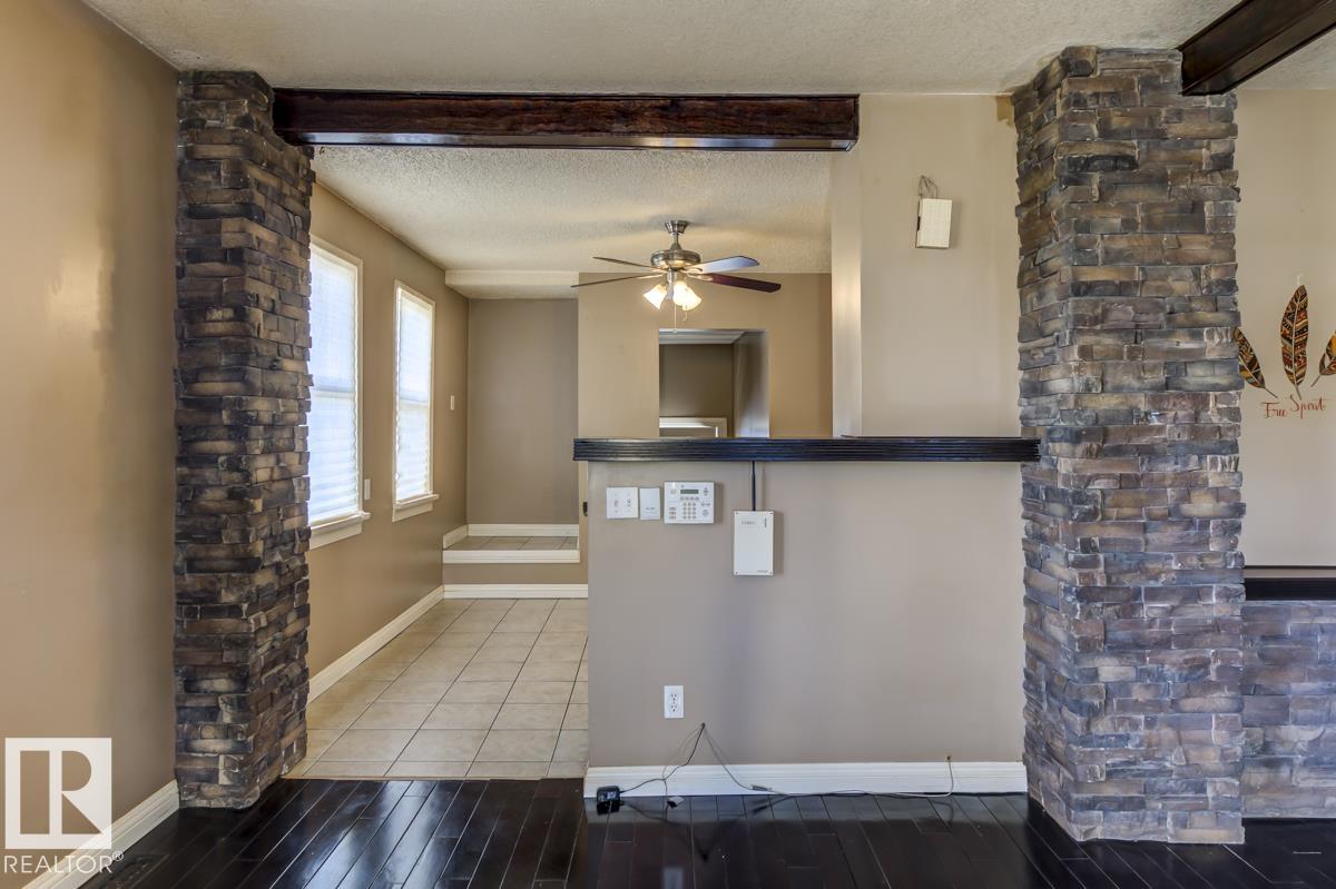 Photo 11 at 6015 106 Street NW, Pleasantview, Edmonton