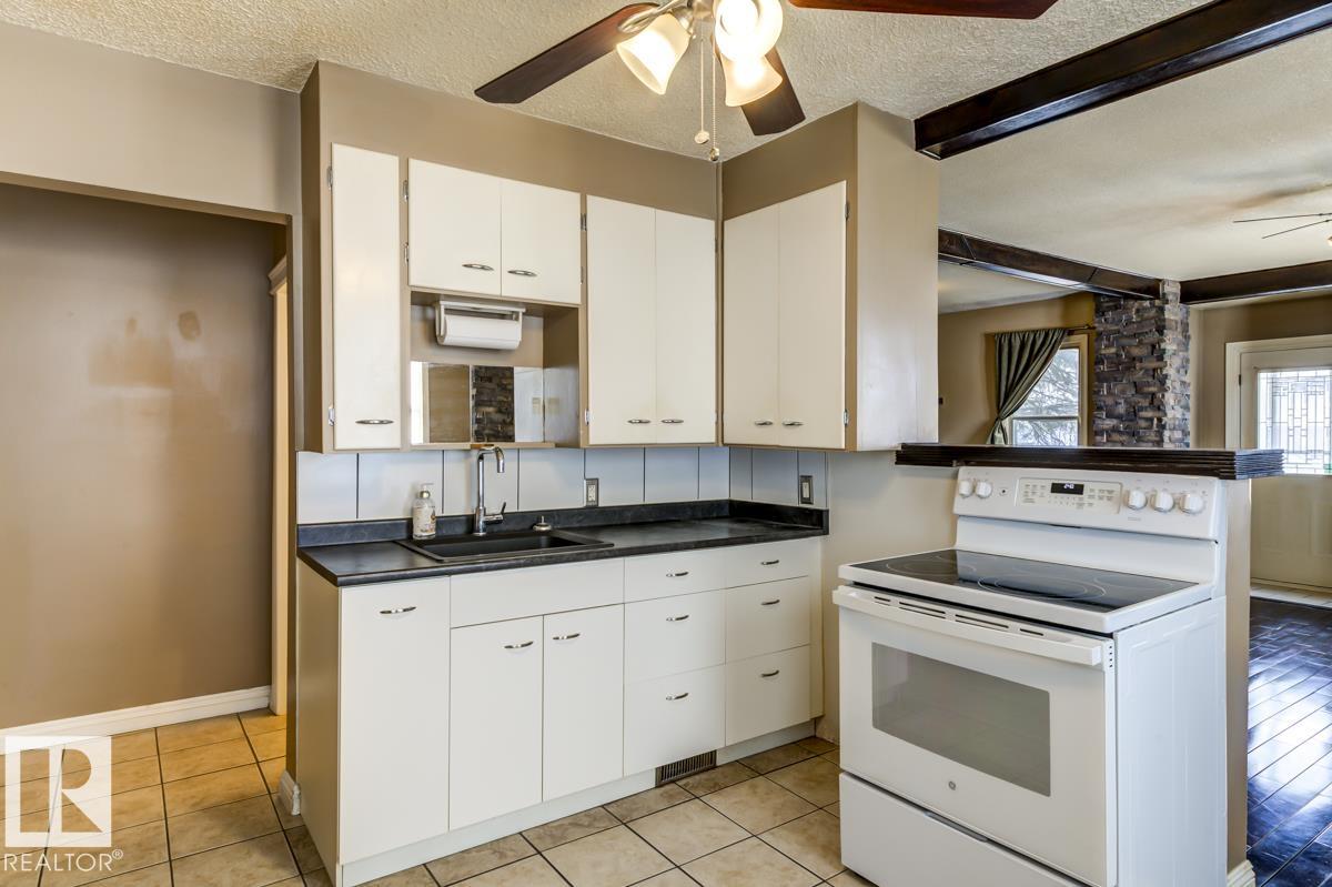 Photo 13 at 6015 106 Street NW, Pleasantview, Edmonton