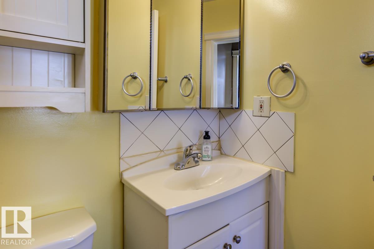 Photo 22 at 6015 106 Street NW, Pleasantview, Edmonton