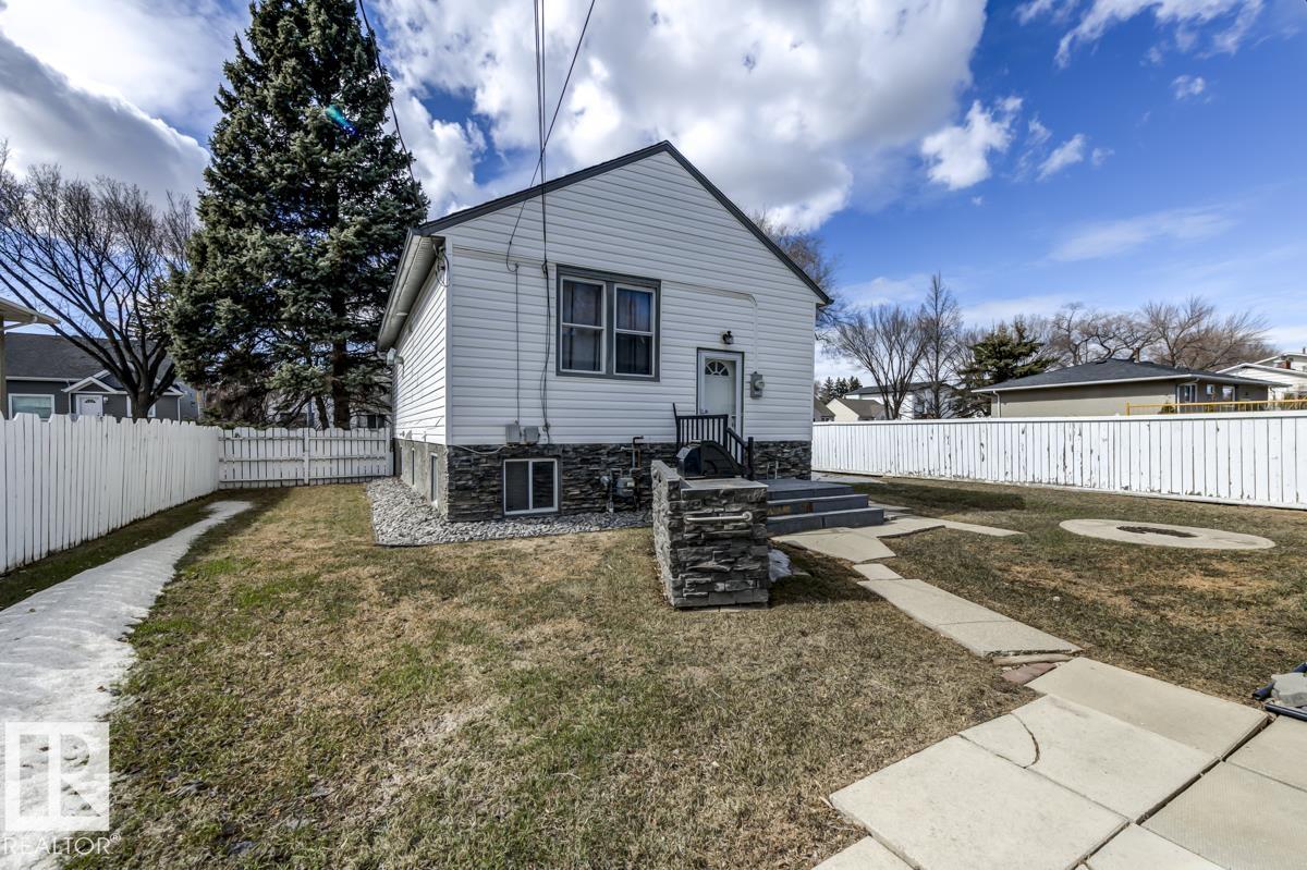 Photo 37 at 6015 106 Street NW, Pleasantview, Edmonton