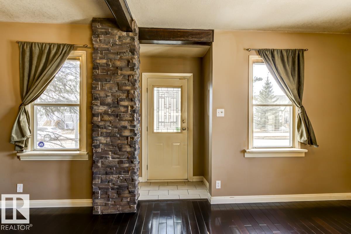 Photo 7 at 6015 106 Street NW, Pleasantview, Edmonton