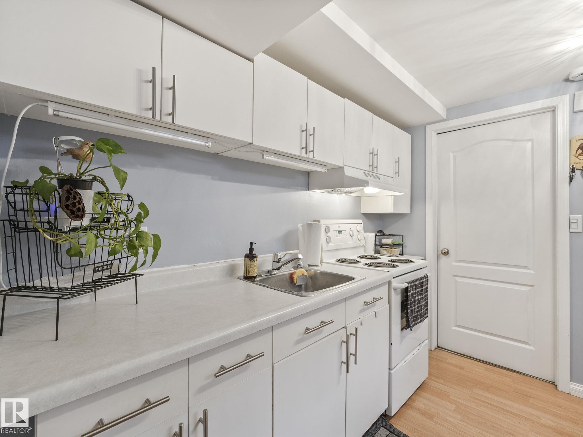 Photo 25 at 12141 96 Street NW, Alberta Avenue, Edmonton