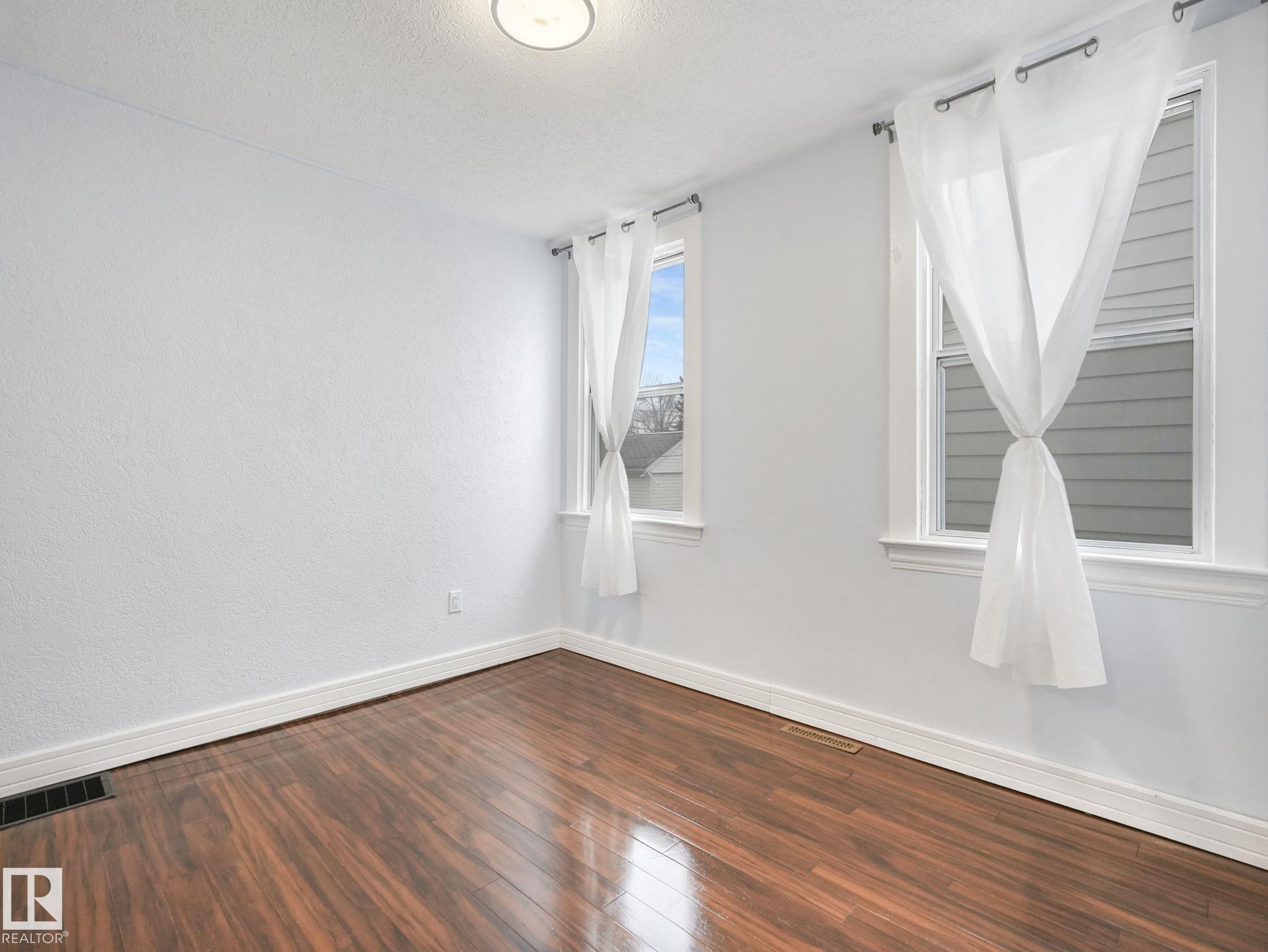 Photo 6 at 12141 96 Street NW, Alberta Avenue, Edmonton