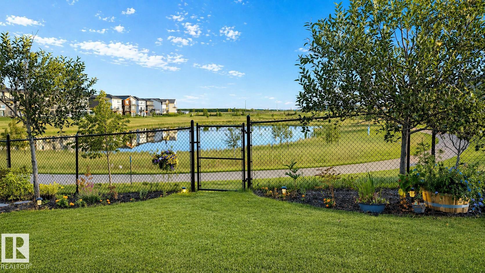 https://zimg.paragon.ice.com/ParagonImages/Property/PM/RAE/225395135/52/0/0/8ac29d50c7fff7ad06da4342a12a464a/1/4c816754cd0960bbfa2a36d66519d17a/225395135-2818dd67-b49d-4fa6-94bf-12aa28ddffc6.JPG