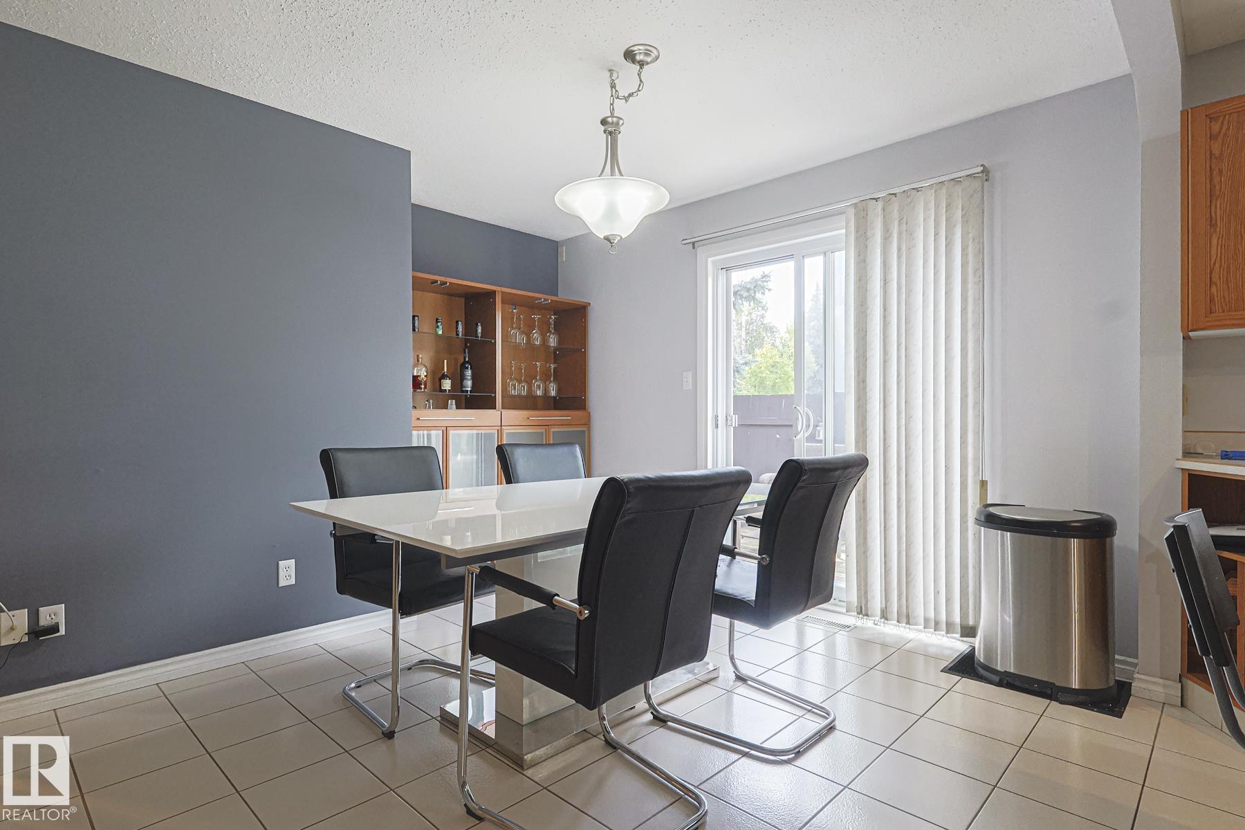 Picture for 10439 16 AV NW