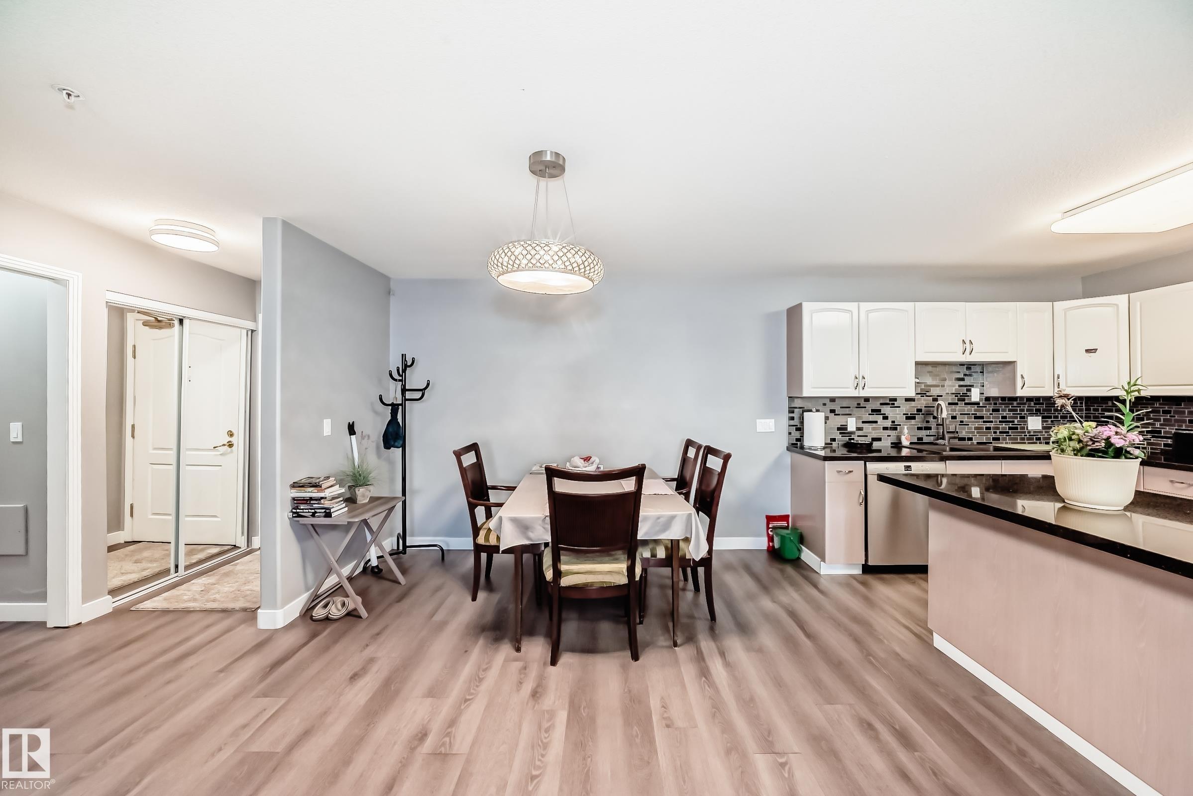 Photo 11 at 119 - 10421 42 Avenue NW, Rideau Park, Edmonton